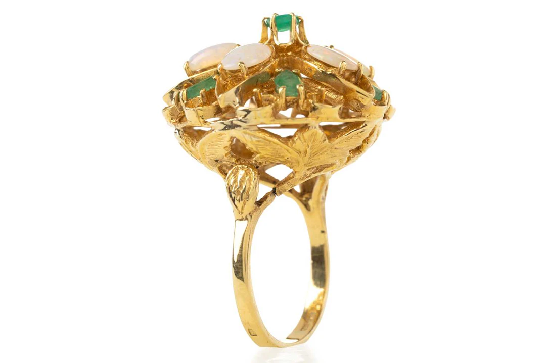 EMERALD AND OPAL COCKTAIL RING LATE 20TH CENTURY