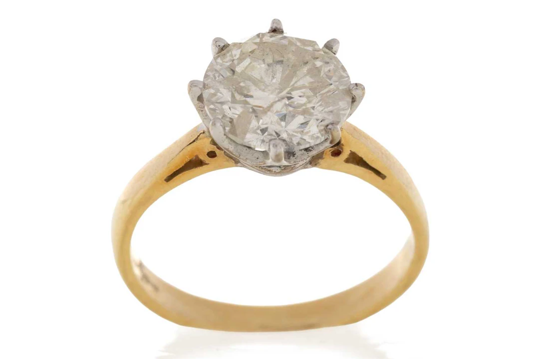 DIAMOND SOLITAIRE RING LATE 20TH CENTURY