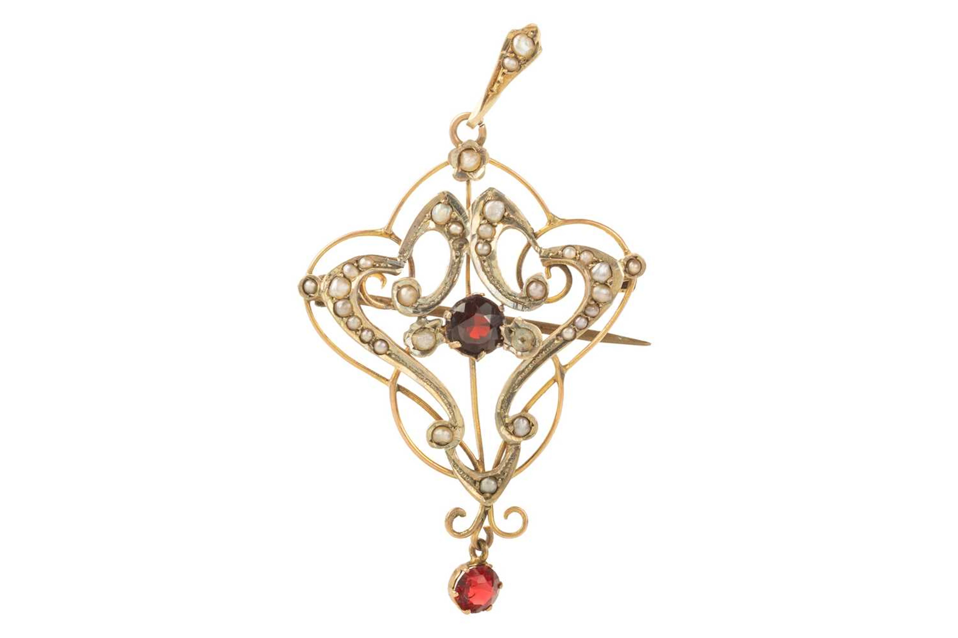 GLASS AND SEED PEARL HOLBEIN EARLY 20TH CENTURY