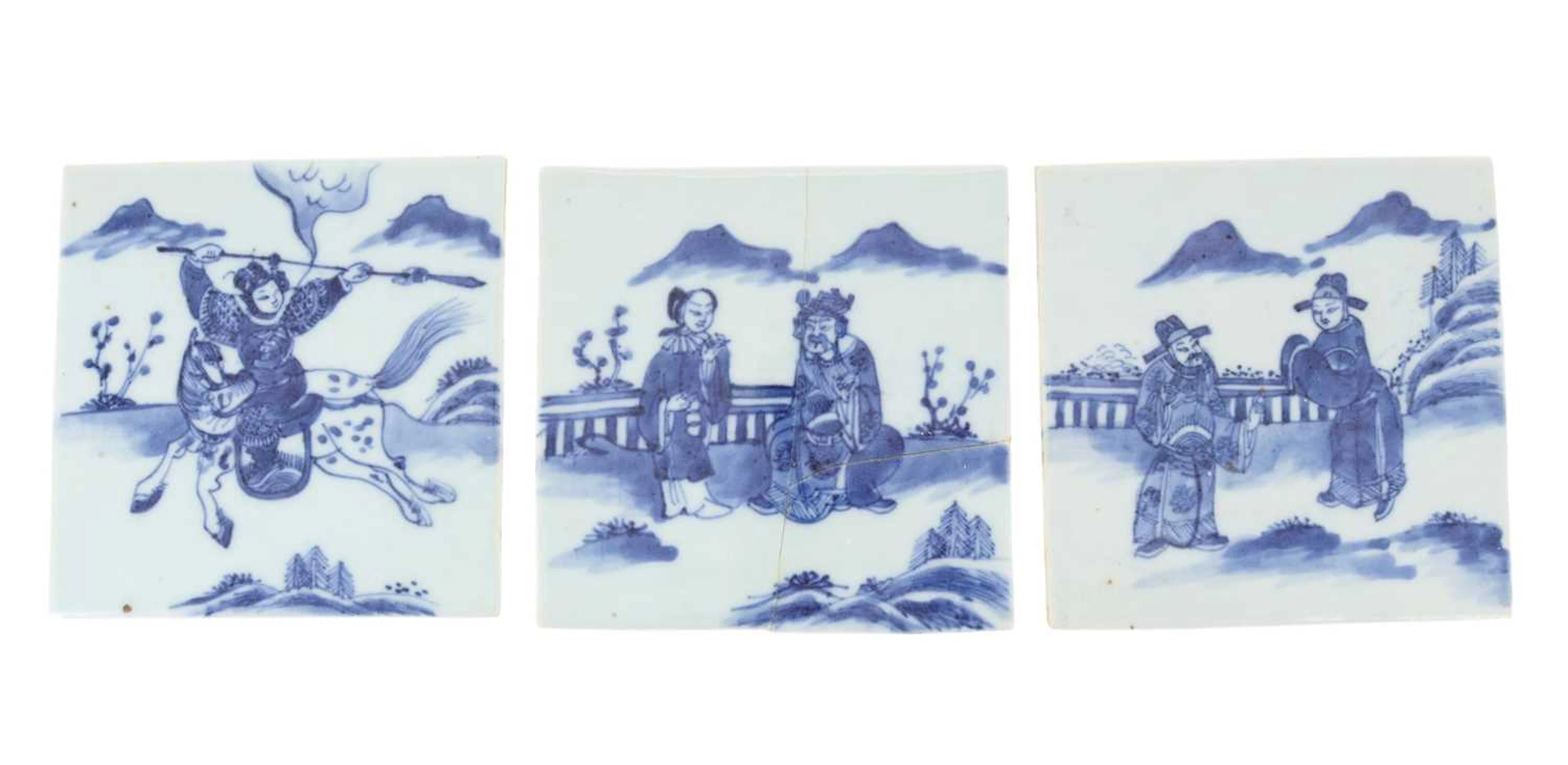 GROUP OF CHINESE BLUE AND WHITE PORCELAIN TILES LATE 19TH/EARLY 20TH CENTURY