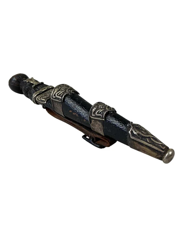SCOTTISH DIRK, EARLY 20TH CENTURY AND OTHER ITEMS
