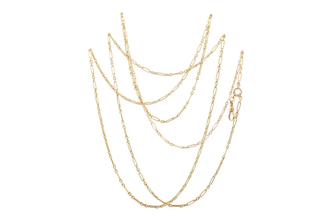 FIFTEEN CARAT GOLD CHAIN WITH 'CARPE DIEM' SEAL FOB EARLY 20TH CENTURY