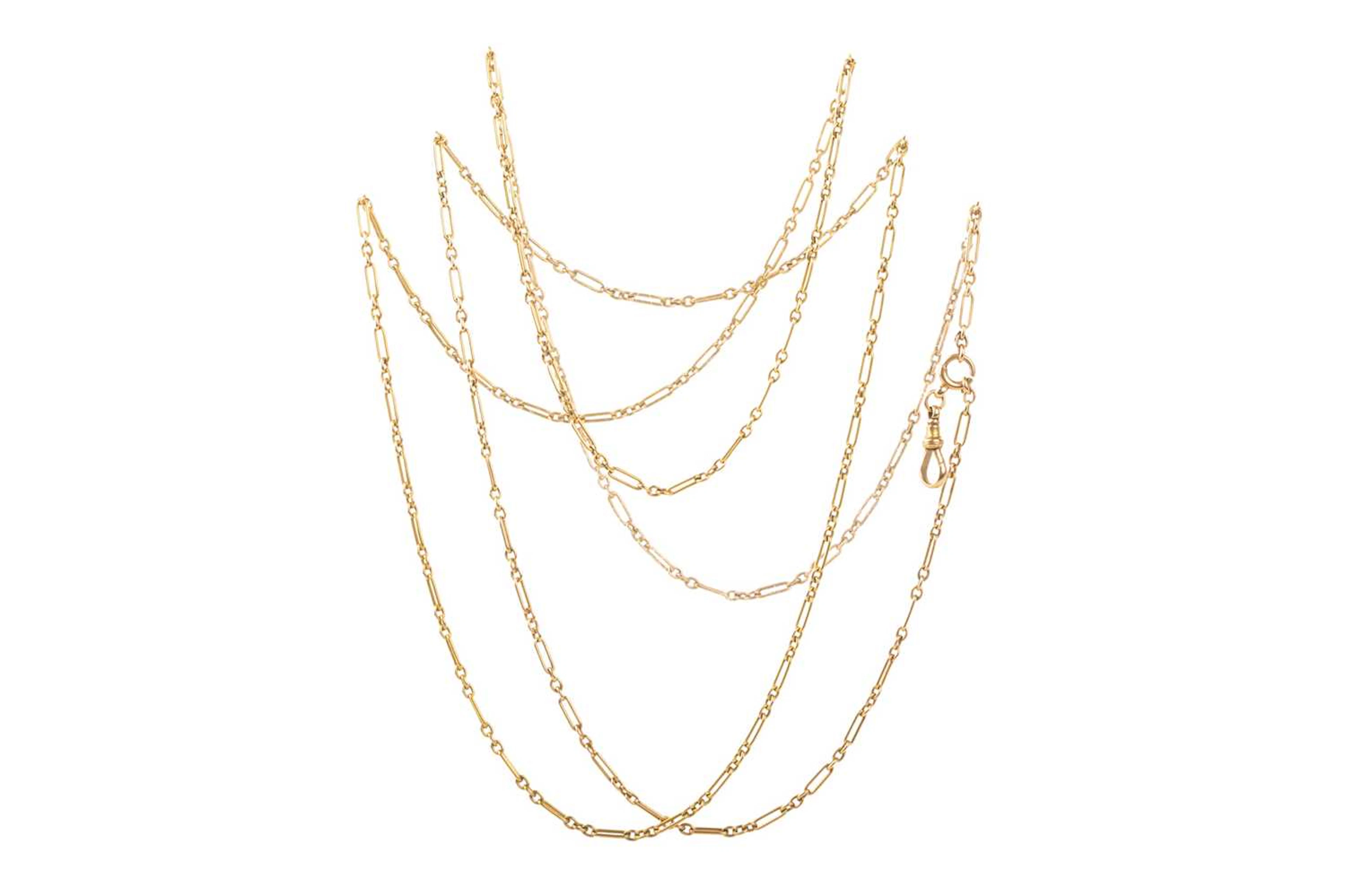 FIFTEEN CARAT GOLD CHAIN WITH 'CARPE DIEM' SEAL FOB EARLY 20TH CENTURY