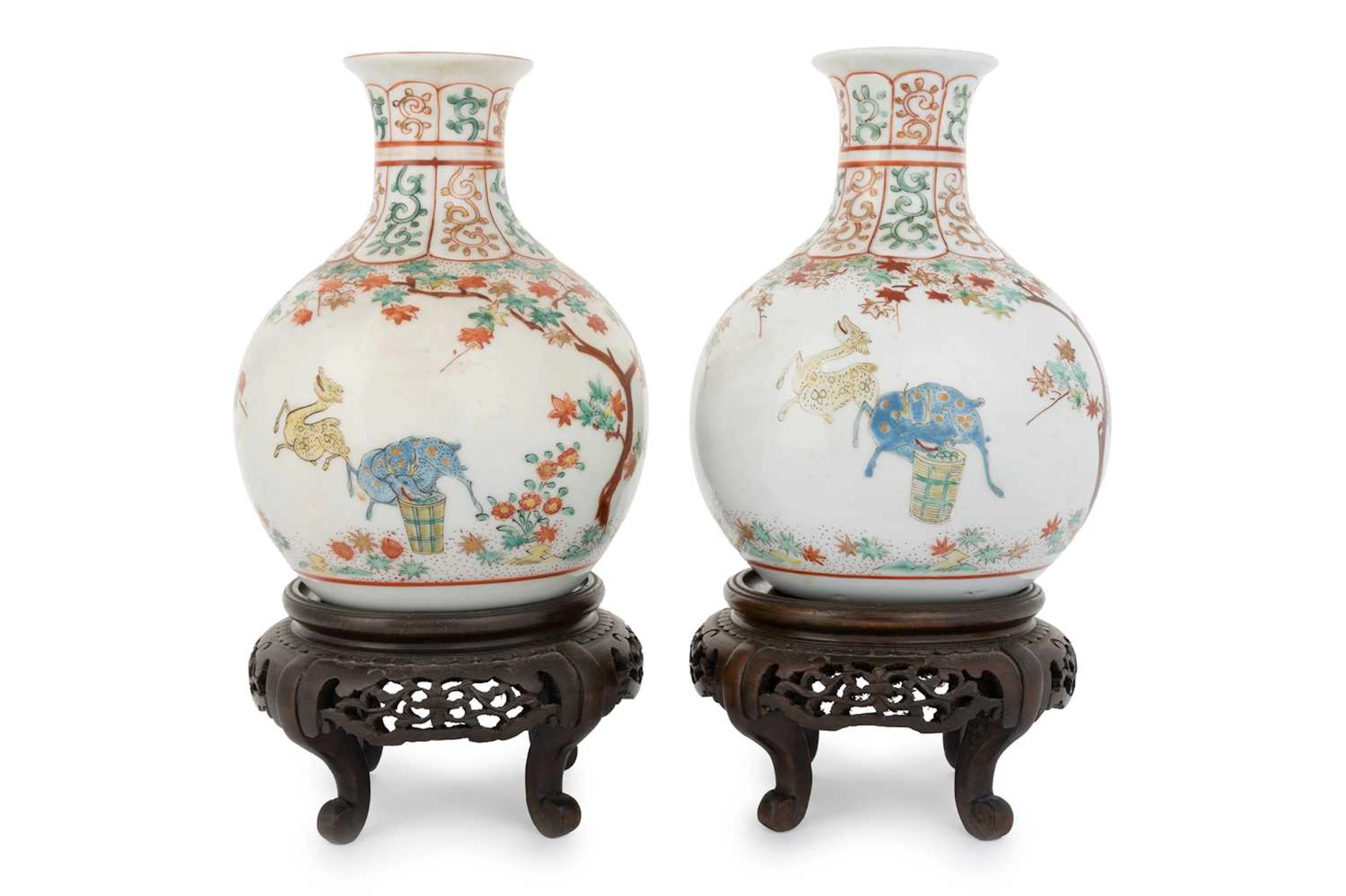 PAIR OF JAPANESE PORCELAIN VASES LATE 19TH/EARLY 20TH CENTURY