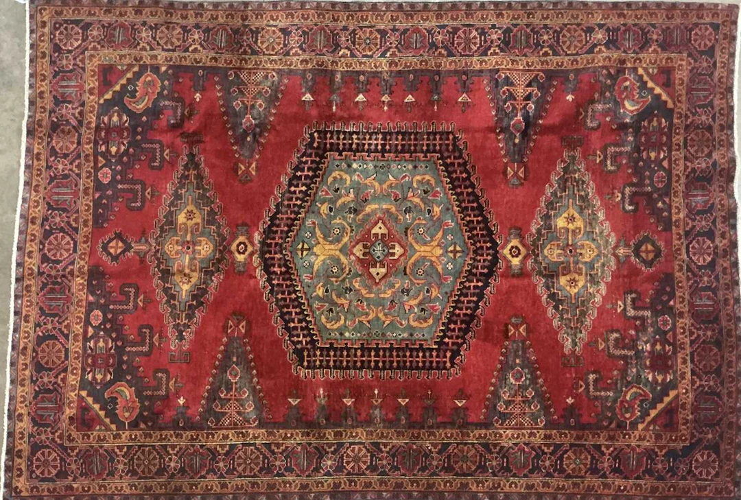 PERSIAN VEIS RUG MID 20TH CENTURY