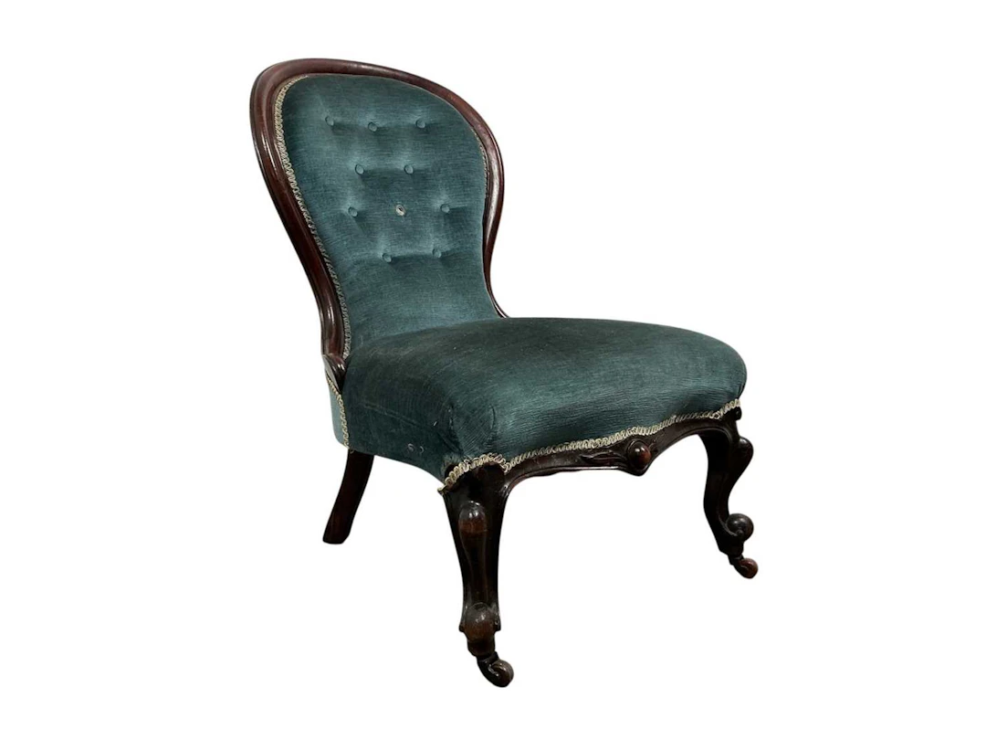 VICTORIAN MAHOGANY FRAMED BUTTON BACK NURSING CHAIR LATE 19TH CENTURY