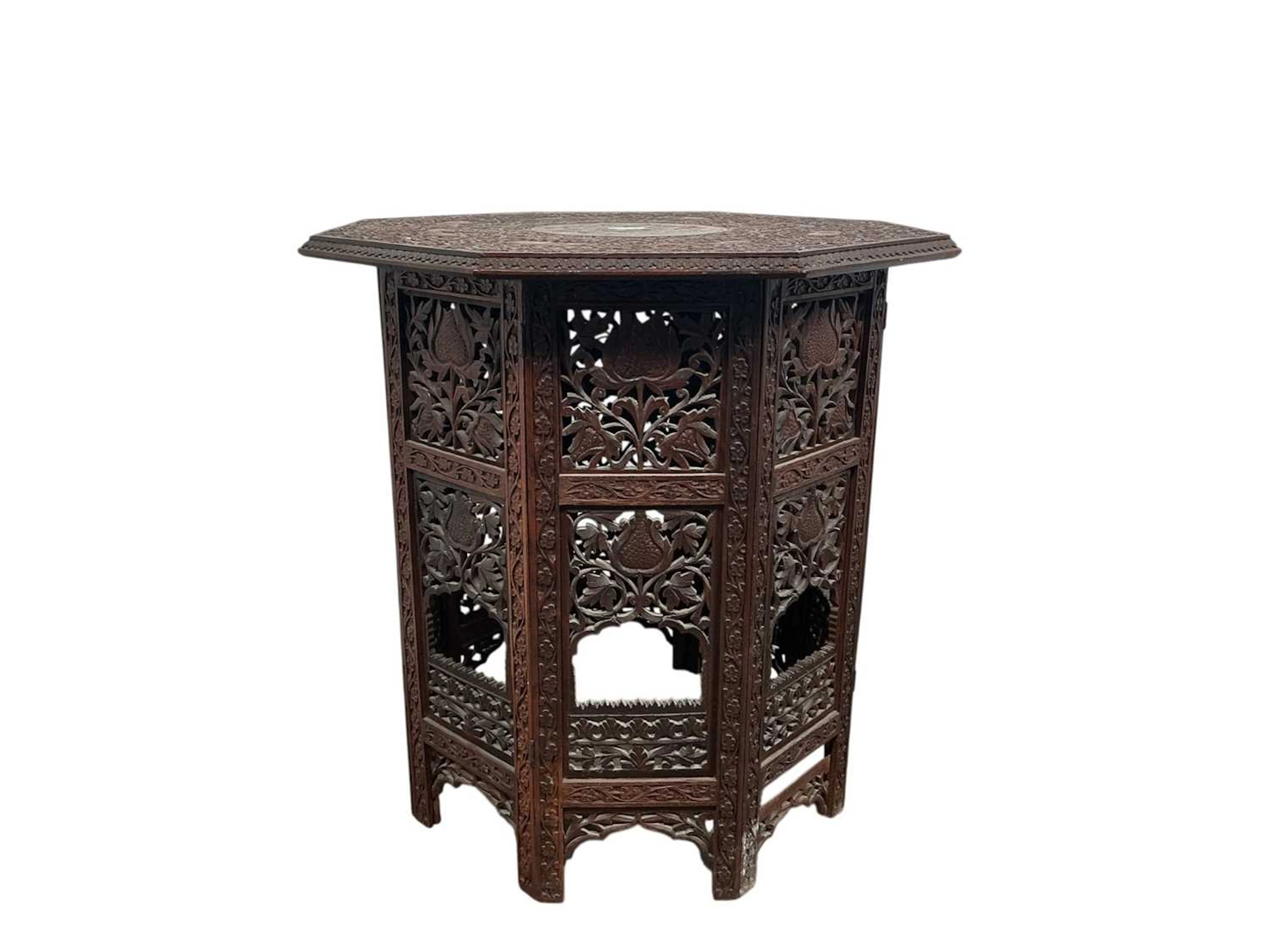 INDIAN CARVED TEAK COFFEE TABLE MID 20TH CENTURY