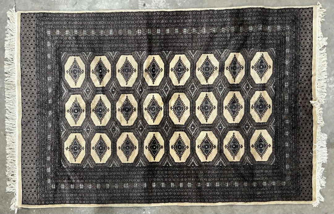 BOKHARA WOOL FLOOR RUG MID 20TH CENTURY