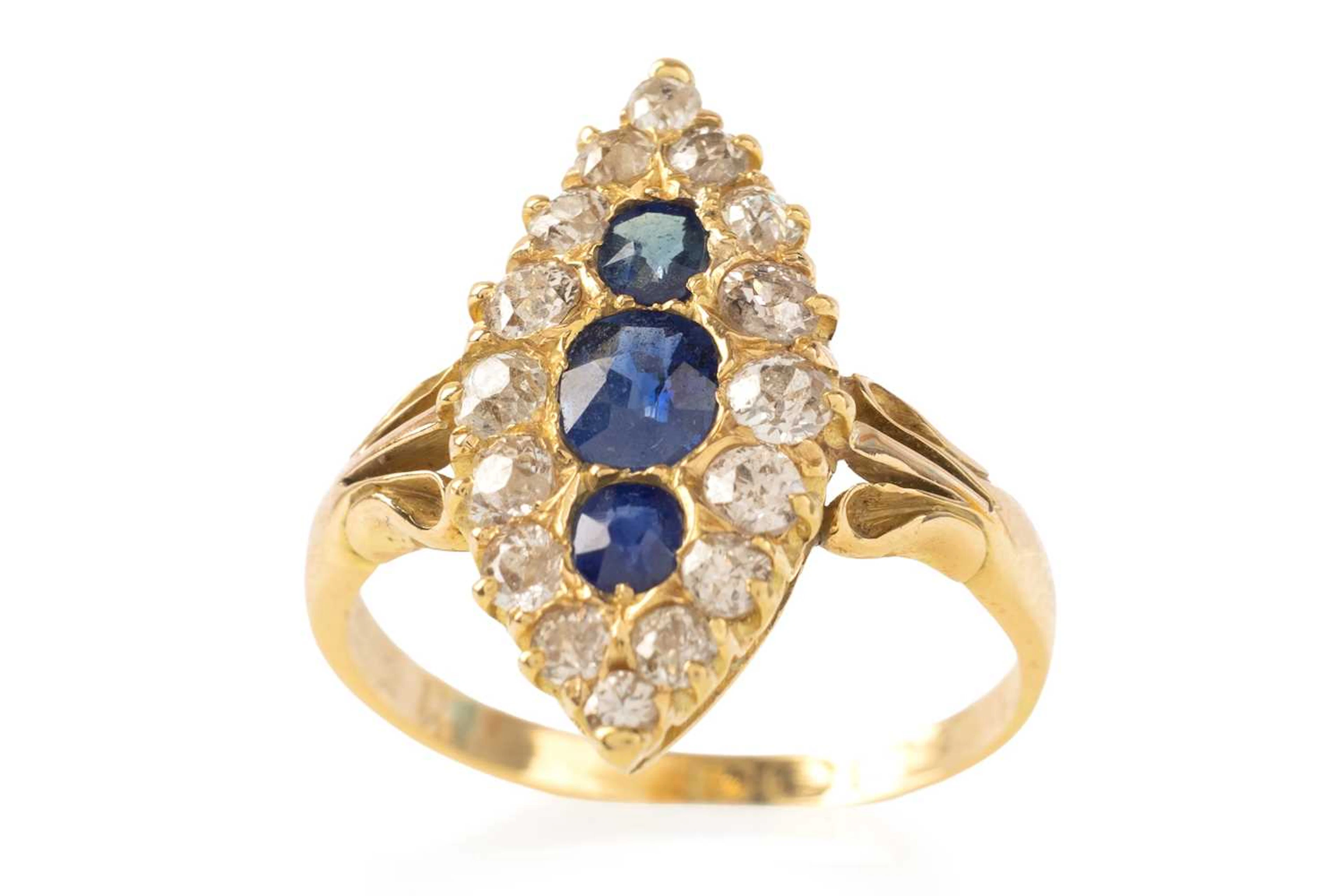 VICTORIAN SAPPHIRE AND DIAMOND RING LATE 19TH/EARLY 20TH CENTURY