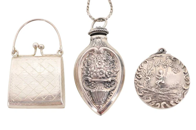COLLECTION OF SILVER PILL BOXES MID/LATE 20TH CENTURY