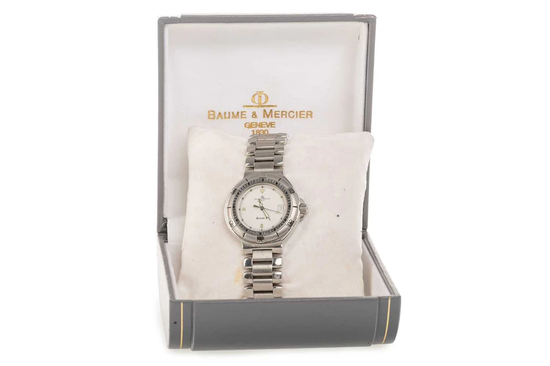 BAUME AND MERCIER FORMULA ONE STAINLES STEEL QUARTZ WRIST WATCH