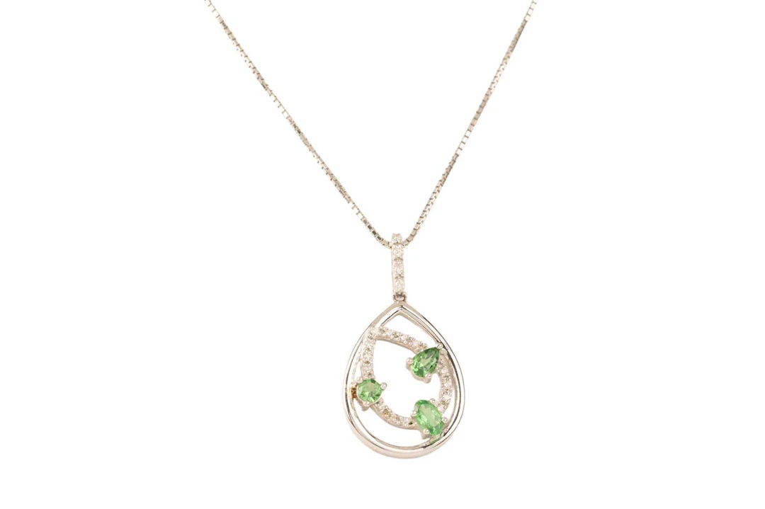 GEM SET NECKLACE AND EARRINGS EARLY 21ST CENTURY