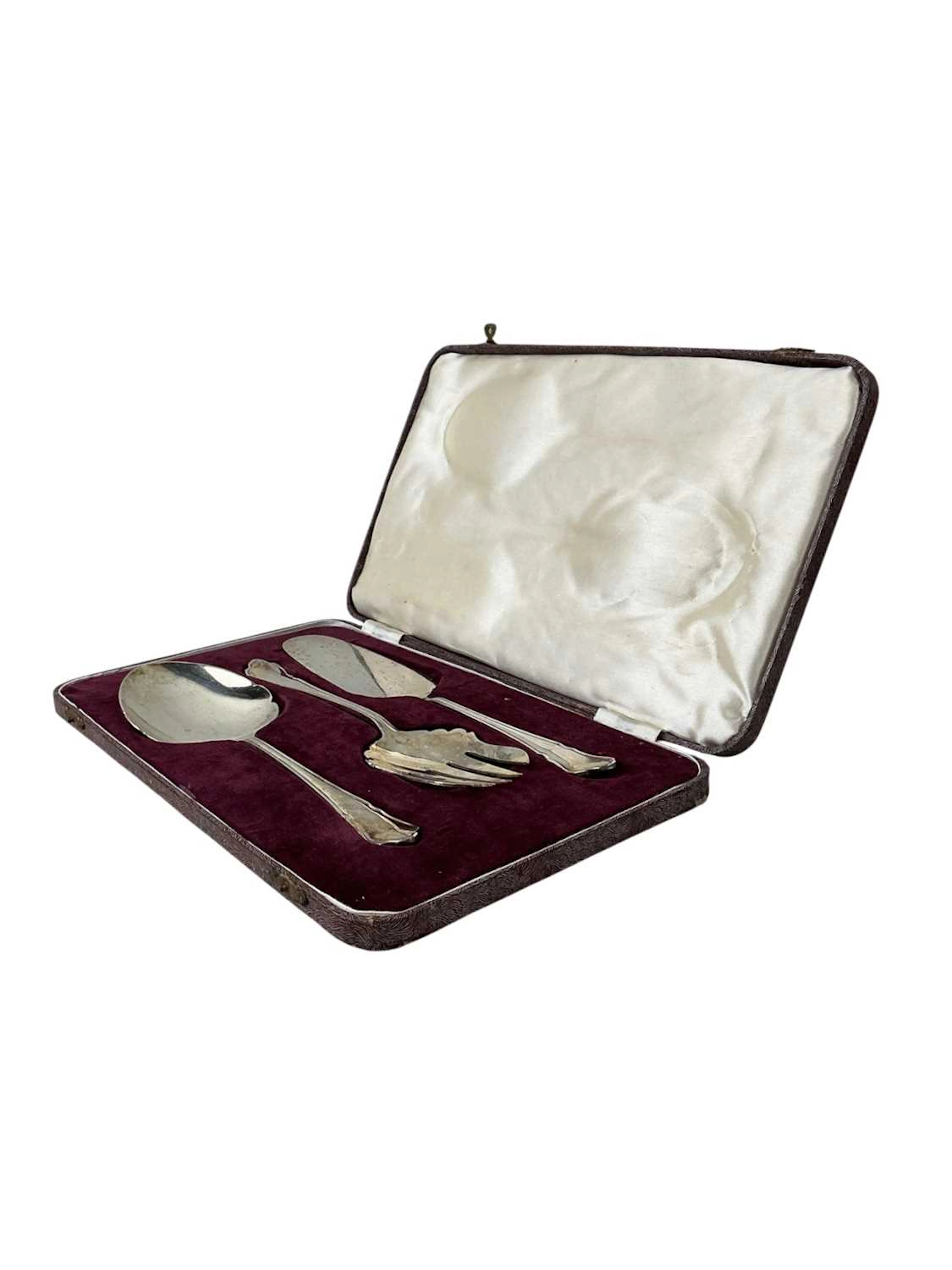 COLLECTION OF SILVER PLATED WARE EARLY 20TH CENTURY AND LATER