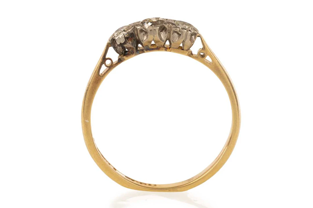 DIAMOND THREE STONE RING LATE 20TH CENTURY