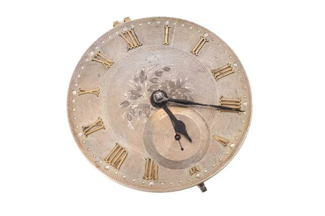 VICTORIAN POCKET WATCH MOVEMENT ALONG WITH A WHITE METAL PENDANT
