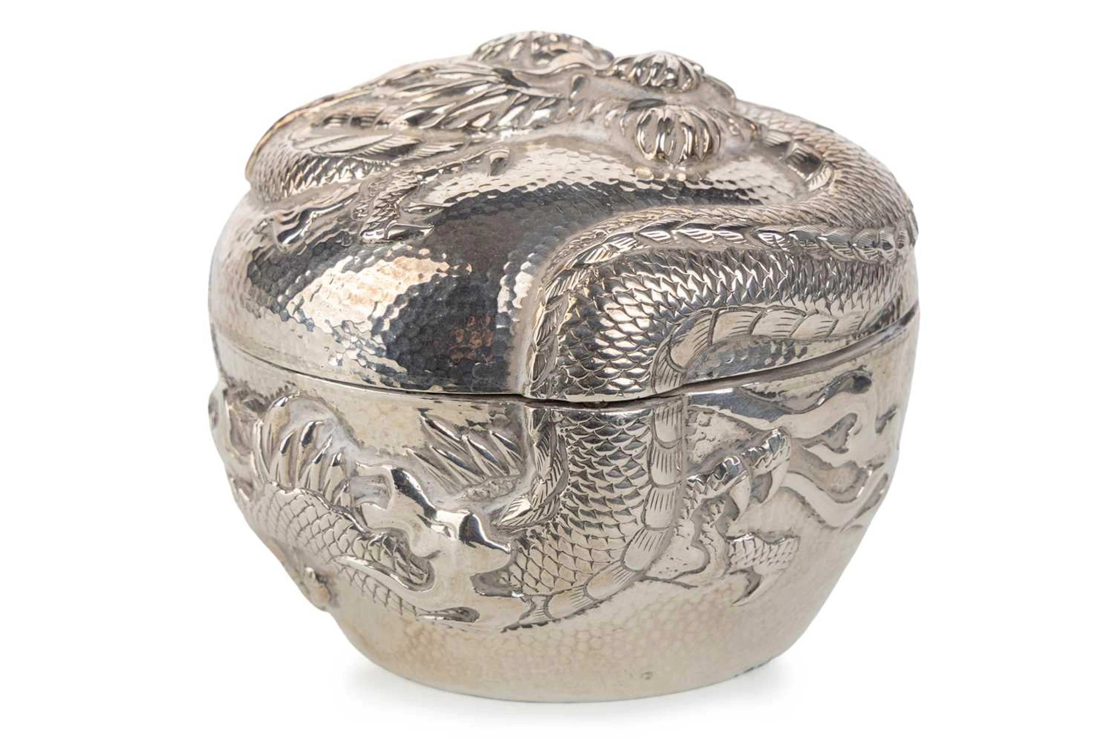 JAPANESE SILVER TRINKET BOX LATE 19TH/EARLY 20TH CENTURY