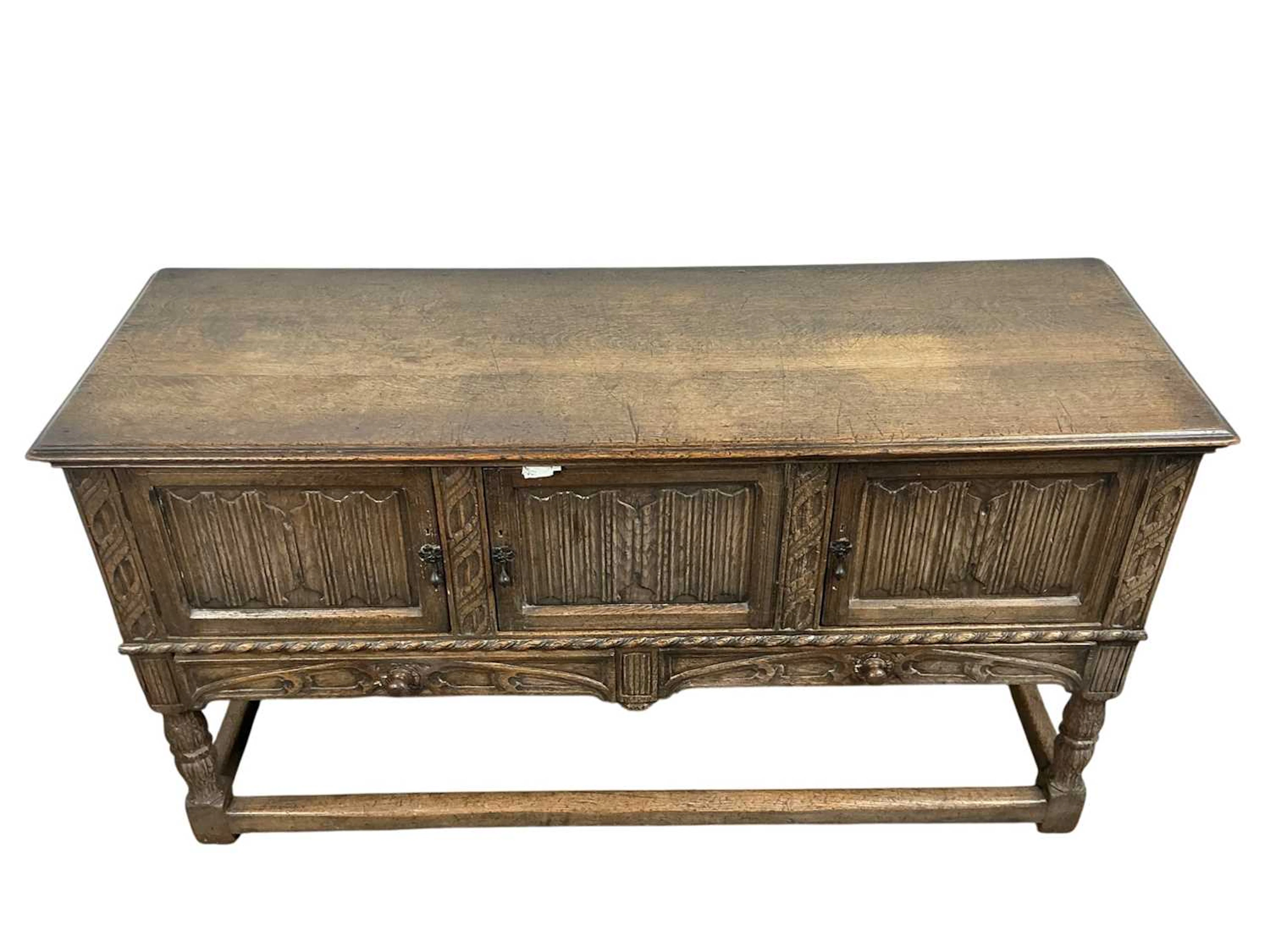 REPRODUCTION OAK DRESSER MID/LATE 20TH CENTURY