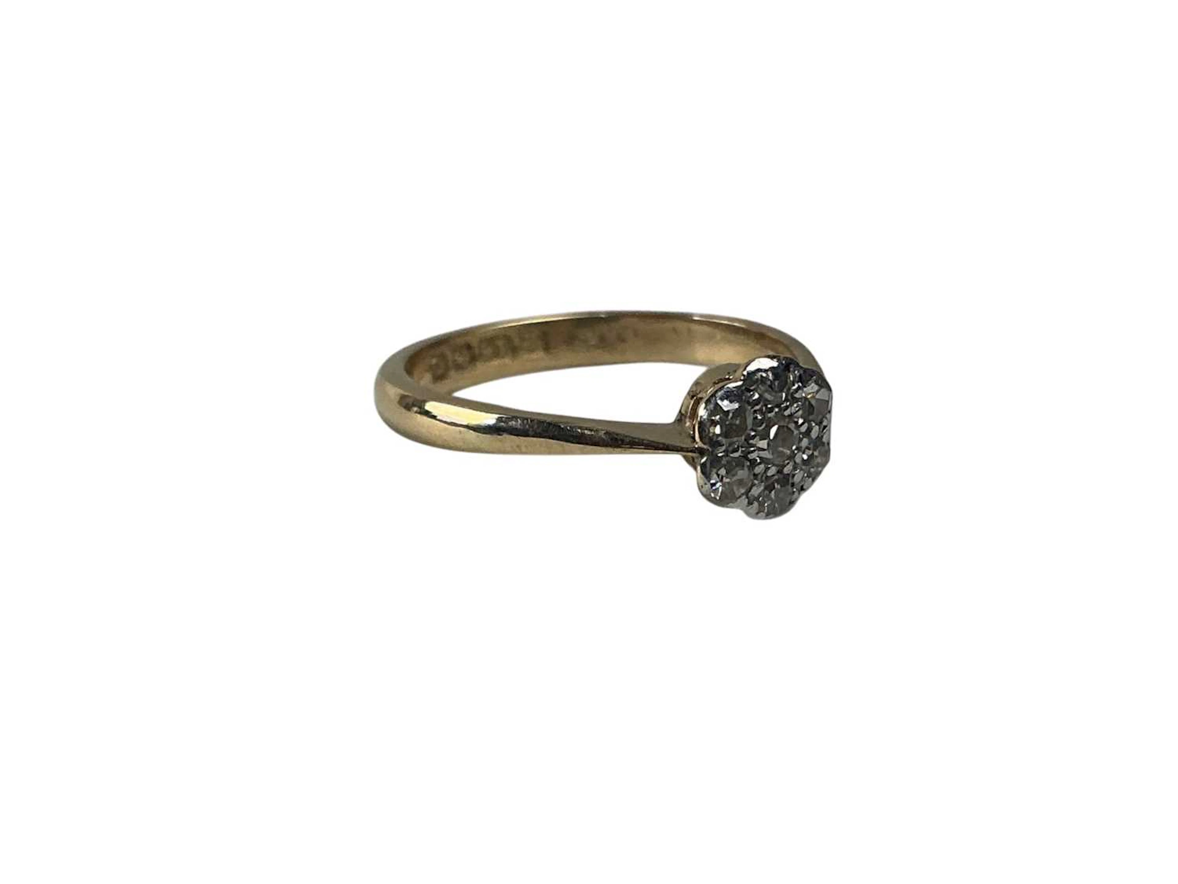 DIAMOND CLUSTER RING EARLY/MID 20TH CENTURY