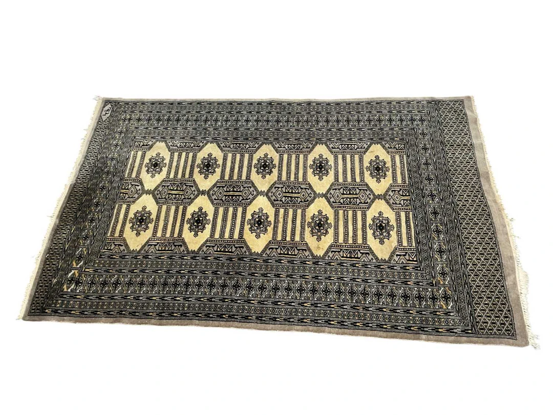 BOKHARA STYLE RUG MID 20TH CENTURY