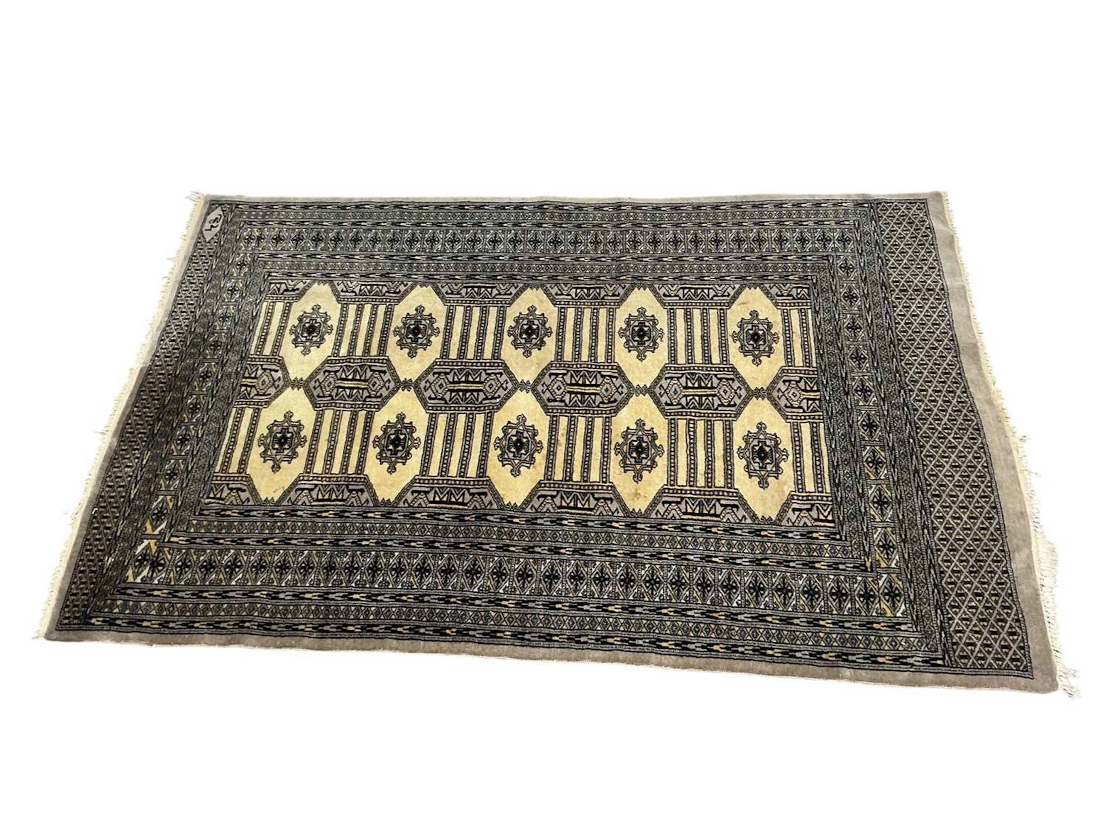 BOKHARA STYLE RUG MID 20TH CENTURY