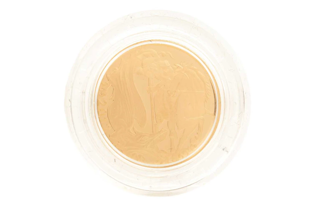ELIZABETH II GOLD SOVEREIGN 2012