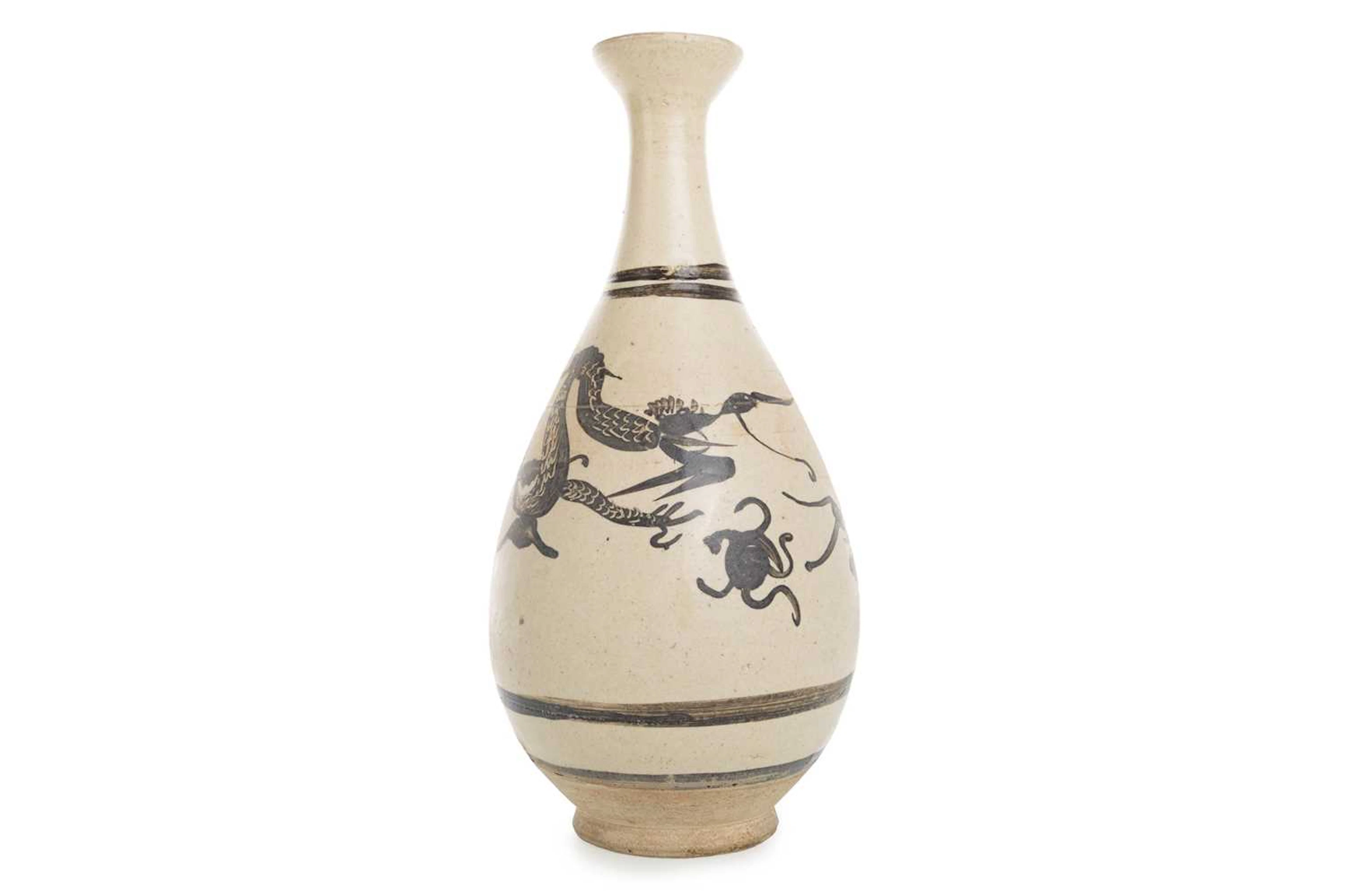 CHINESE STONEWARE CIZHOU BOTTLE VASE LATE MING DYNASTY OR LATER