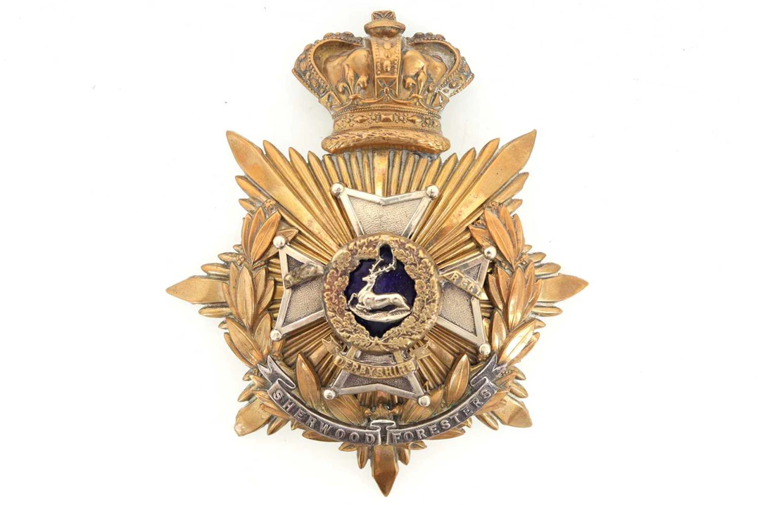 EDWARDIAN SHERWOOD FORESTERS OFFICER’S HELMET BADGE EARLY 20TH CENTURY