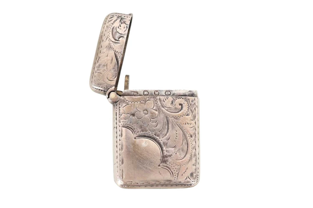 VICTORIAN SILVER VESTA CASE MAKER JOSEPH GLOSTER, BIRMINGHAM 1896