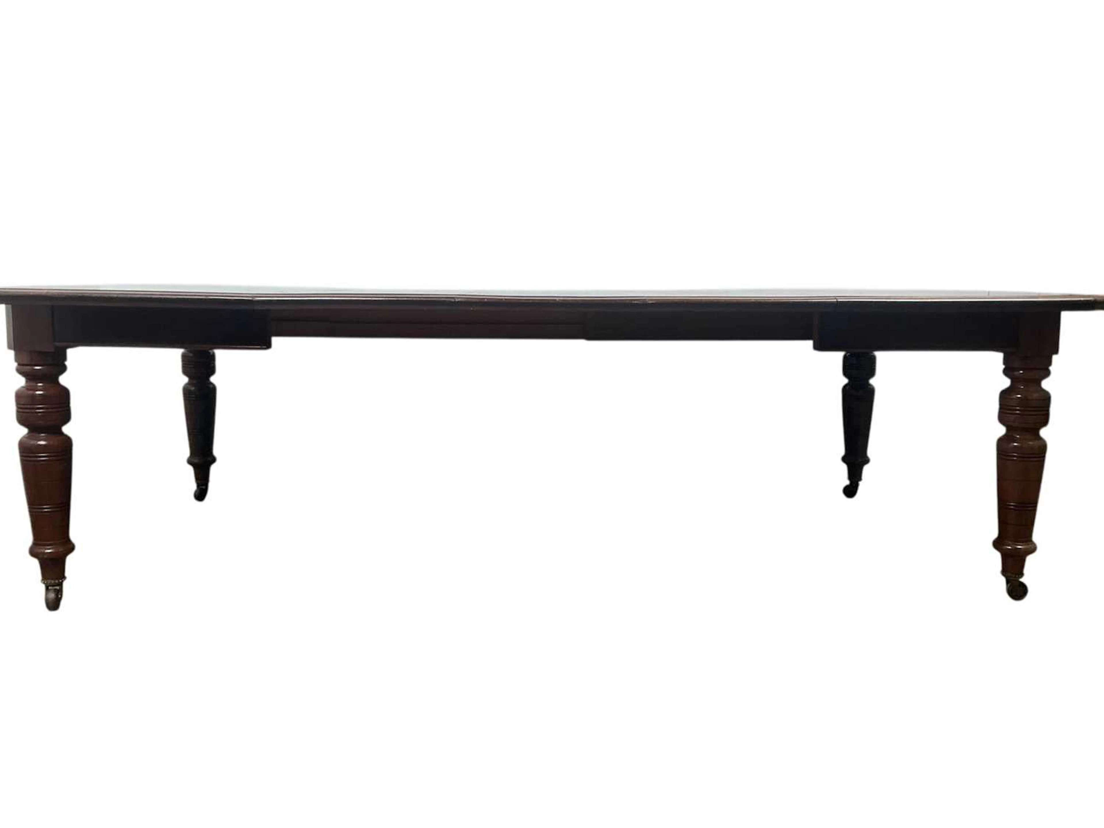 VICTORIAN MAHOGANY EXTENDING DINING TABLE LATE 19TH CENTURY