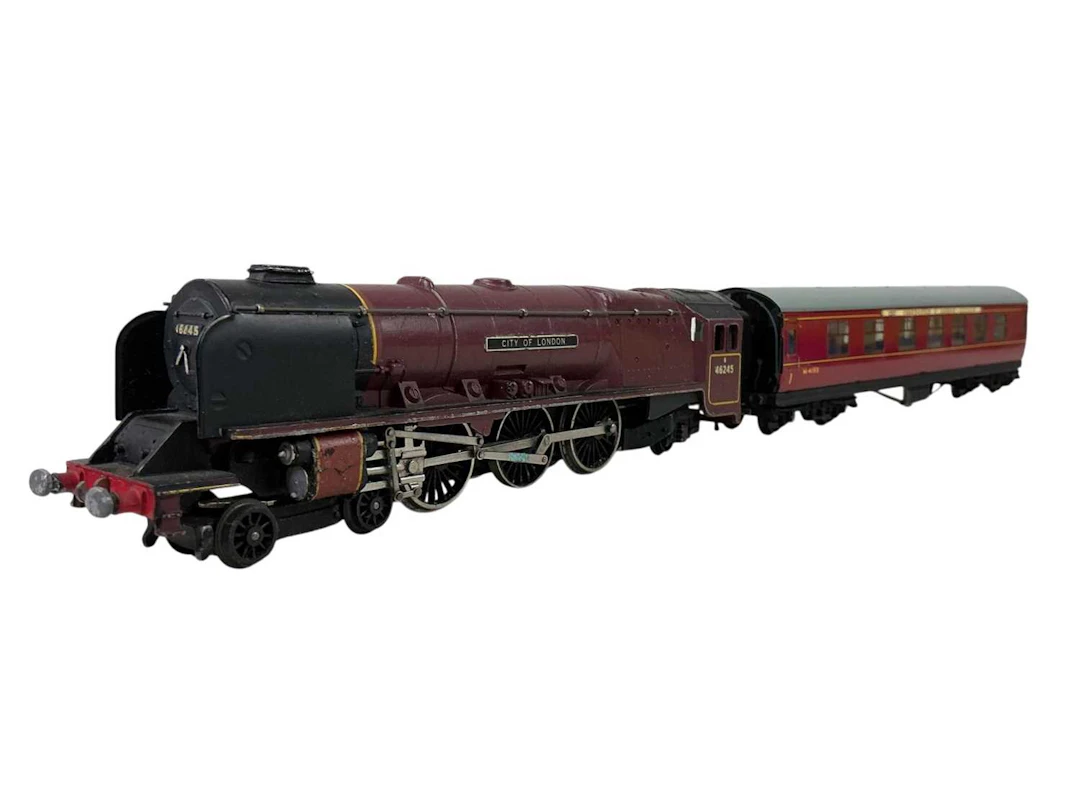 HORNBY DUBLO TIN PLATE TRAIN SET CIRCA 1960S
