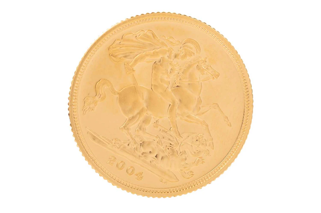 ELIZABETH II GOLD SOVEREIGN 2004