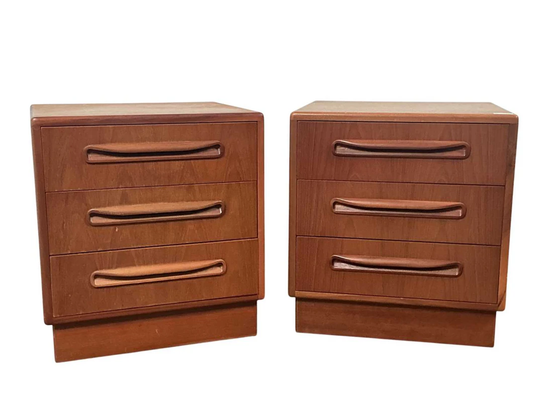 PAIR OF MID CENTURY G PLAN 'FRESCO' TEAK BEDSIDE CHESTS CIRCA 1970s
