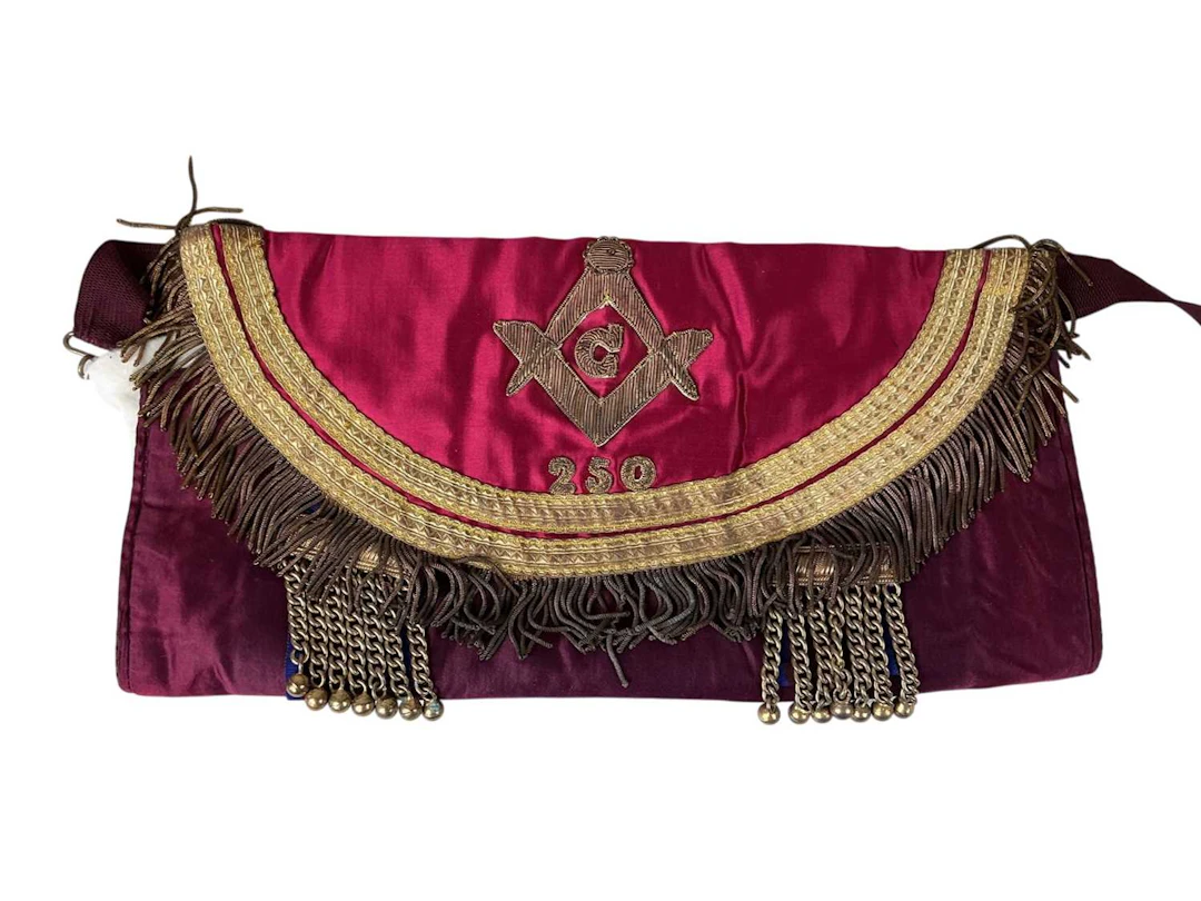 GROUP OF MASONIC AND R.A.O.B. REGALIA EARLY/MID 20TH CENTURY