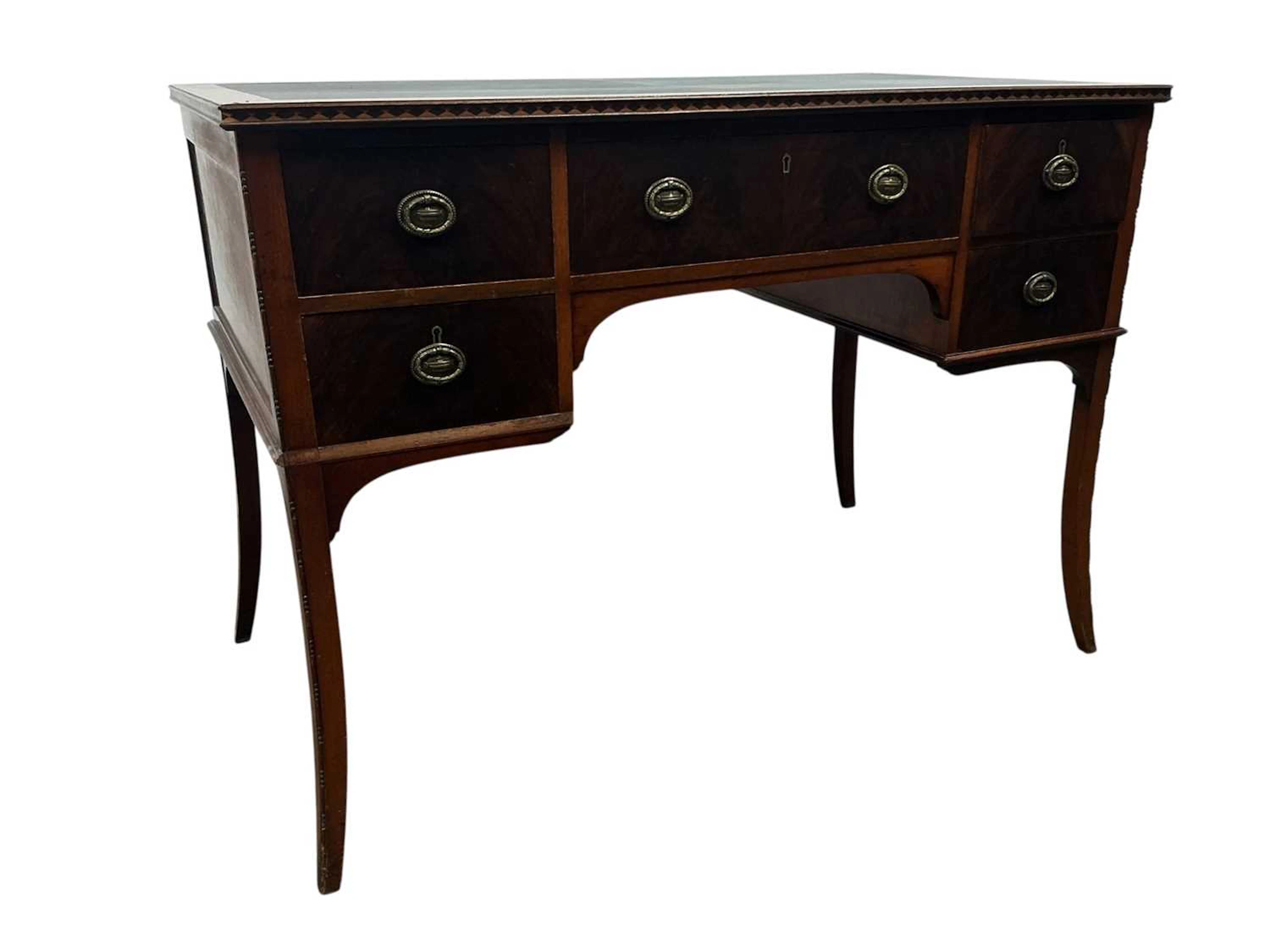 MAHOGANY KNEEHOLE DESK EARLY 20TH CENTURY
