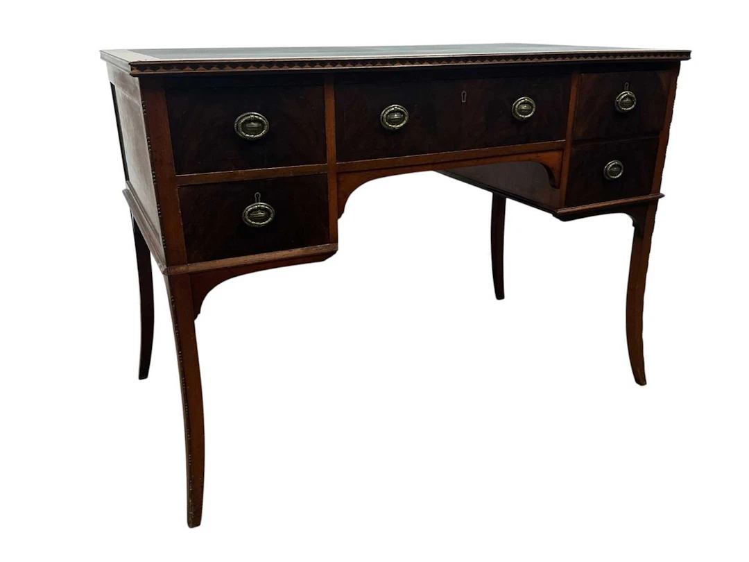 MAHOGANY KNEEHOLE DESK EARLY 20TH CENTURY