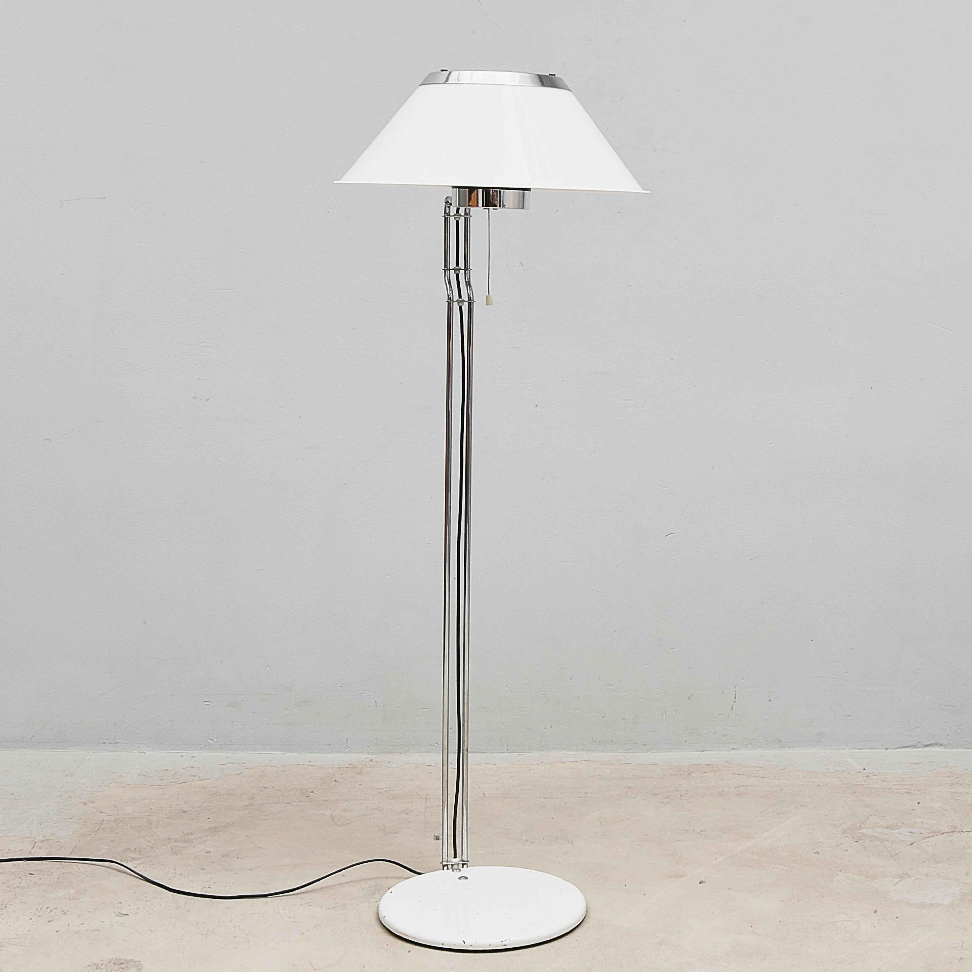 PER SUNDSTEDT. Golvlampa, "Mars, Atelje Lyktan.