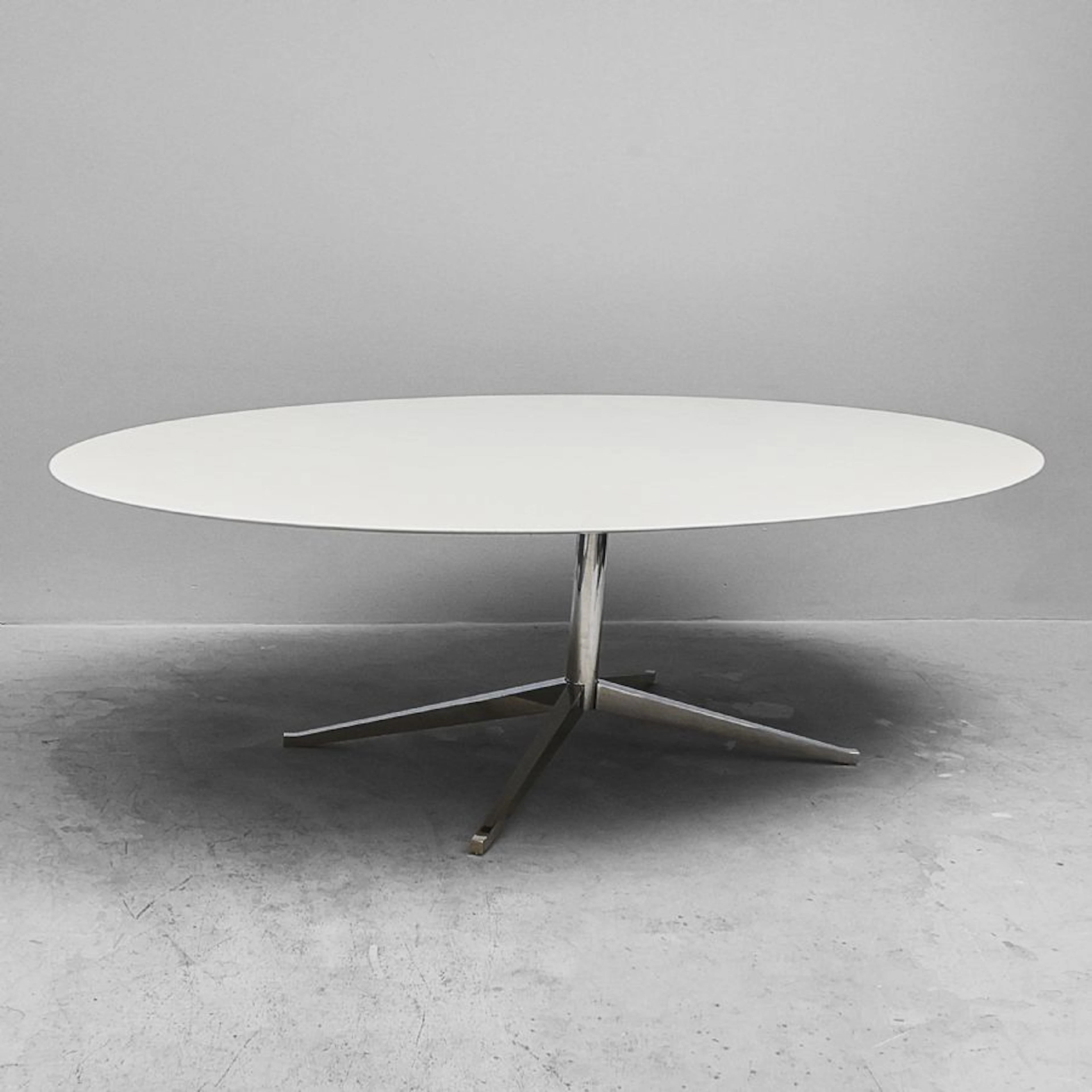 Bord, Florence Knoll (1917-2019)