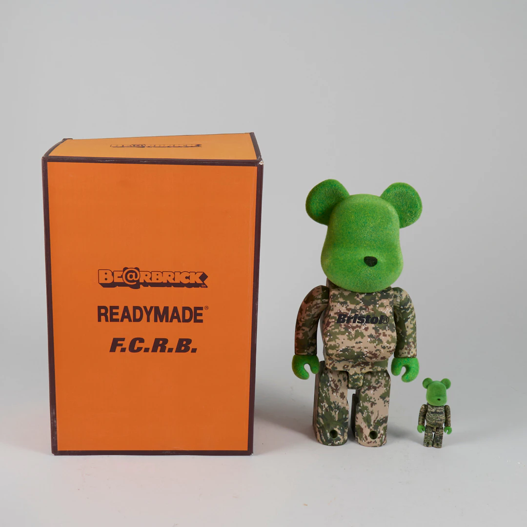 SKULPTURER, Bearbrick, Medicom toy, "100 & 400 procent", Japan.