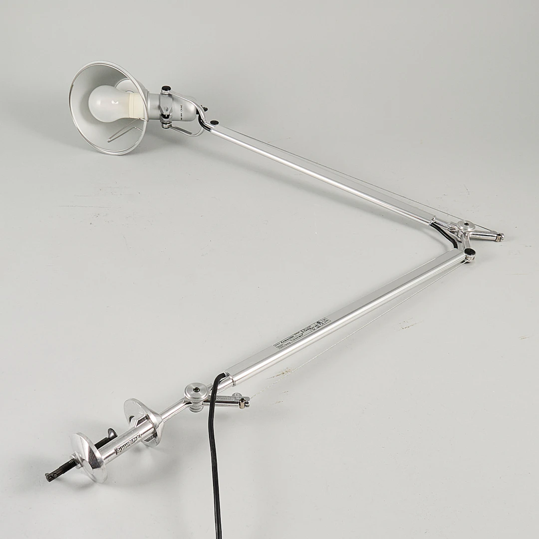 M. DE LUCCHI & G. FASSINA. Skrivbordslampa för Artemide, med bordsfäste
