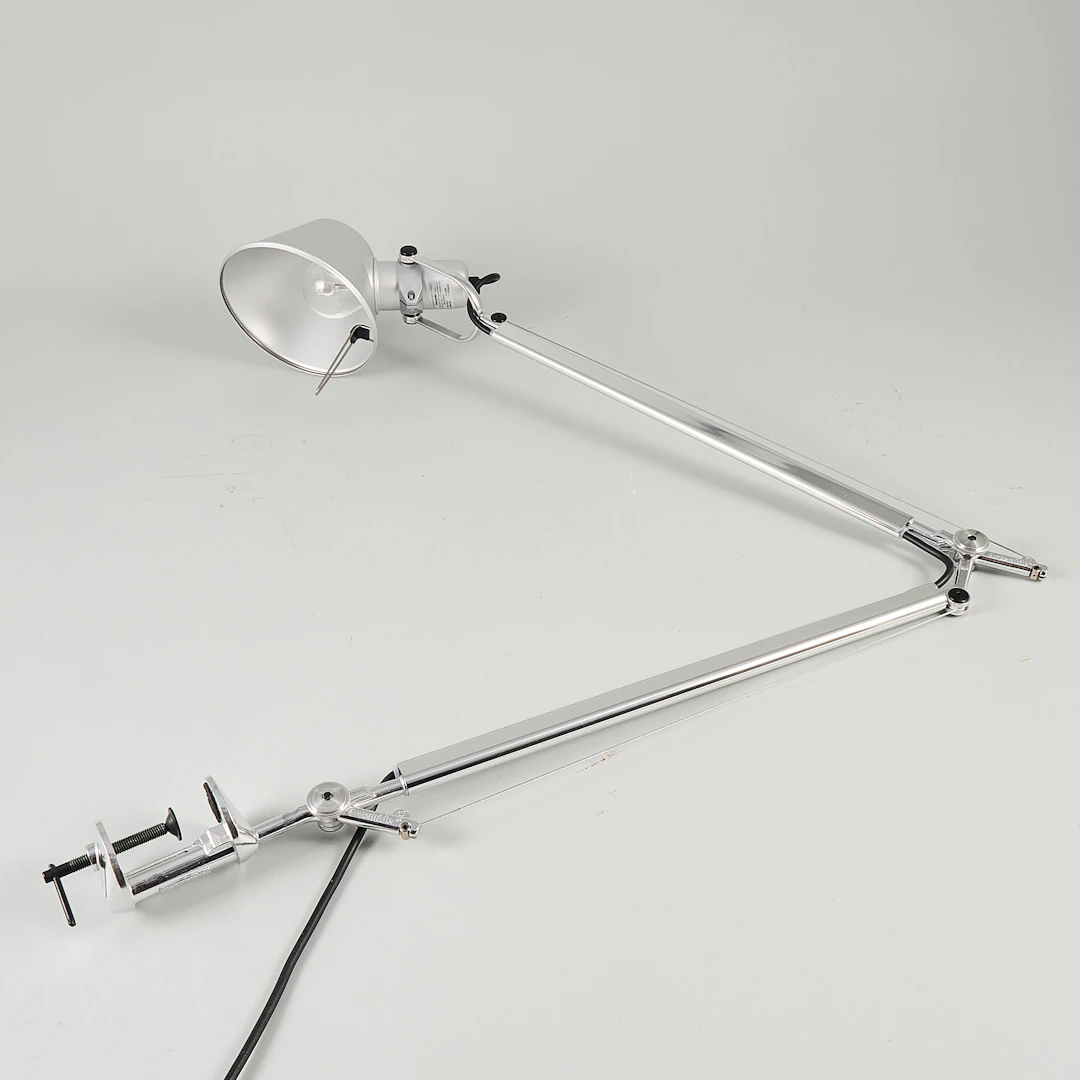 M. DE LUCCHI & G. FASSINA. Skrivbordslampa för Artemide, med bordsfäste