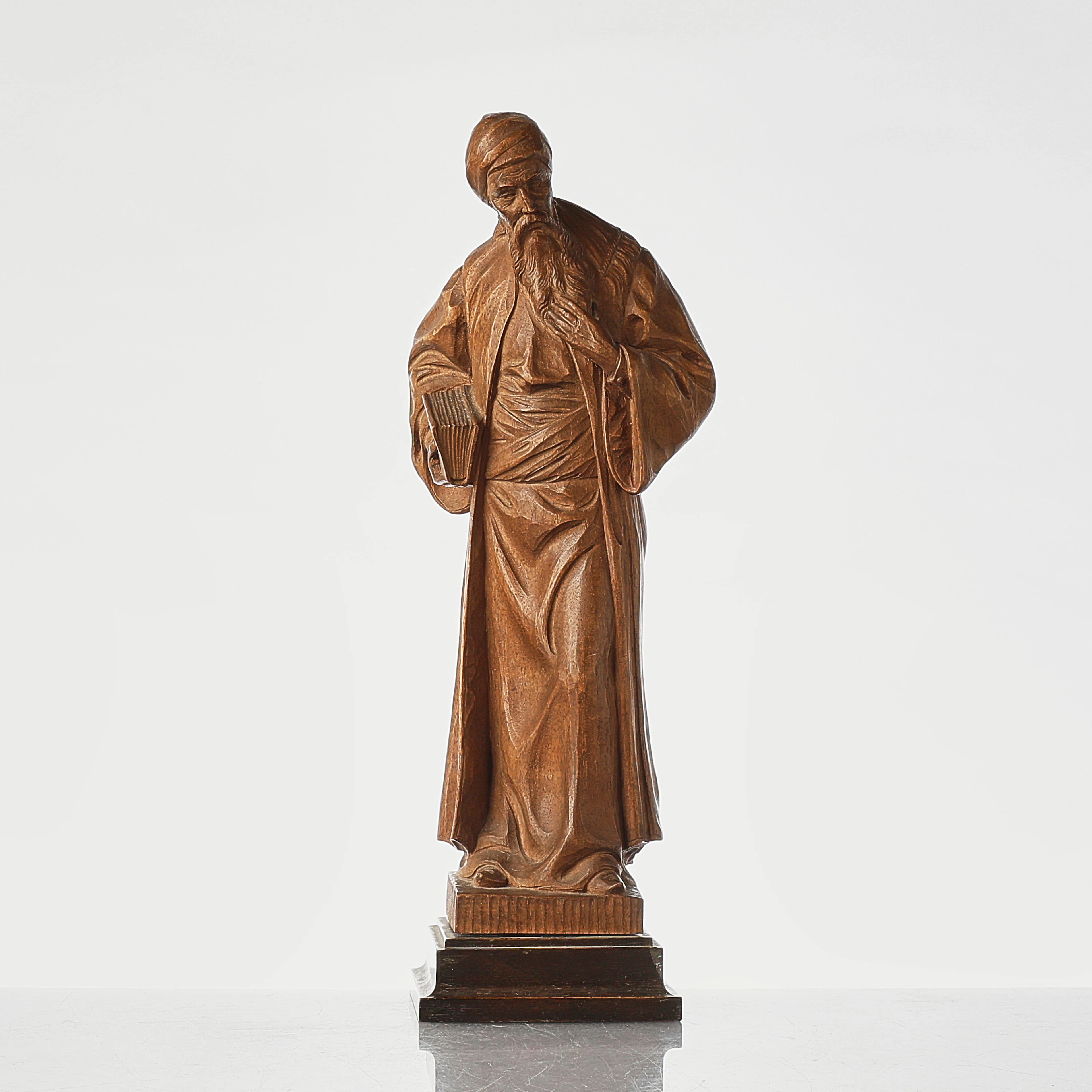 WILHELM WARMUTH. SKULPTUR, Farabi, på sockel, signerad.