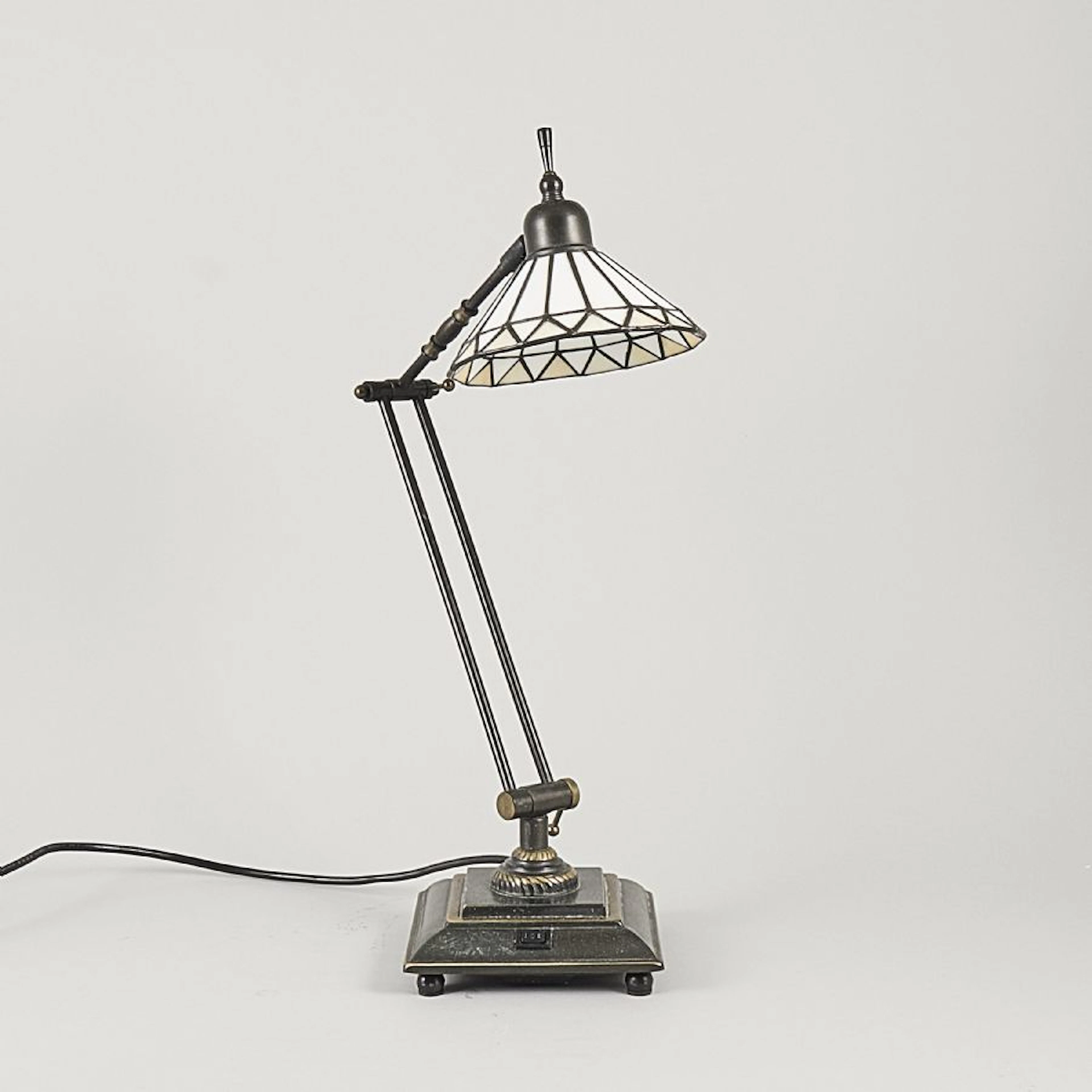 Bordslampa, nutida