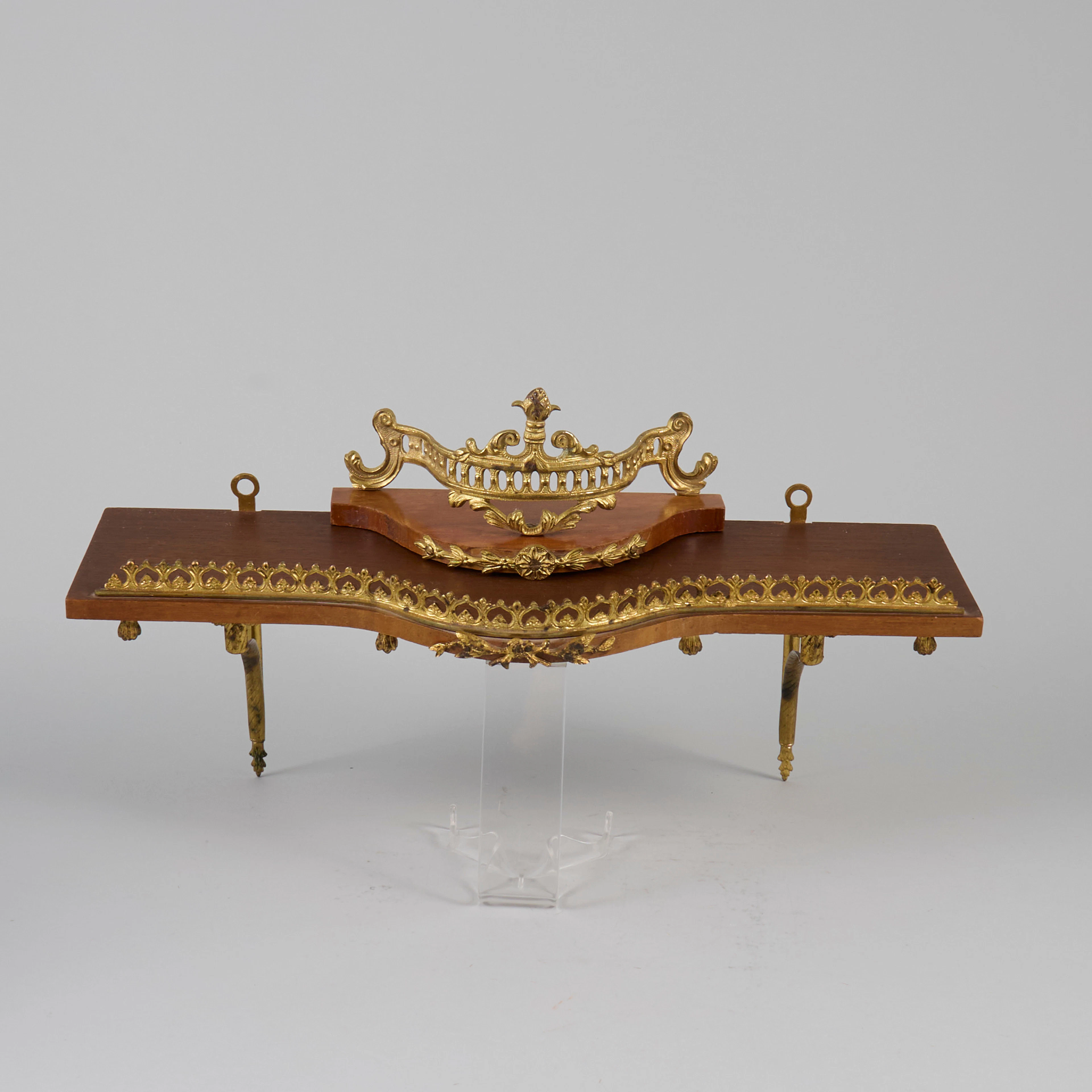VÄGGKONSOLER, 2 st, 1900-tal.