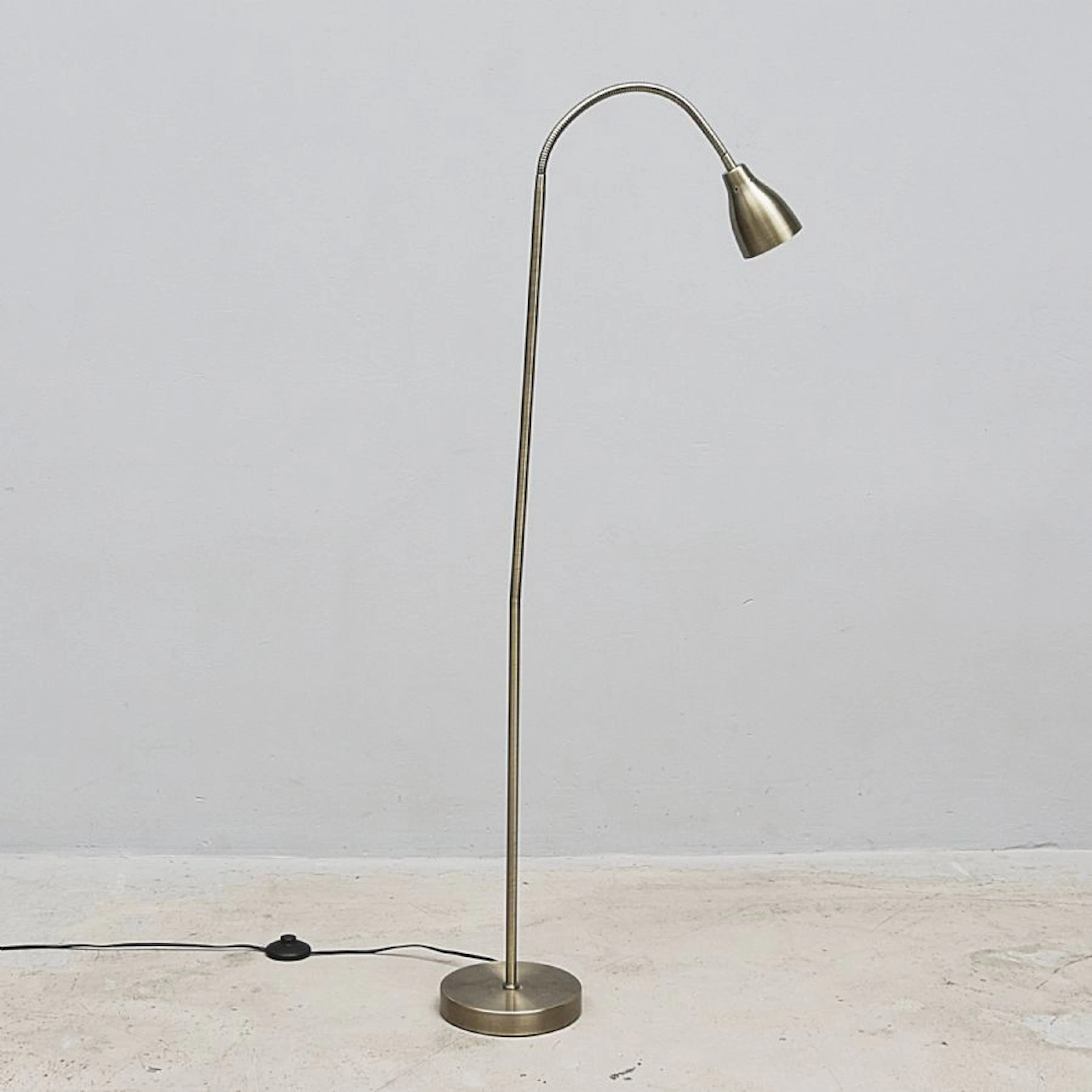 Golvlampa, ANETA