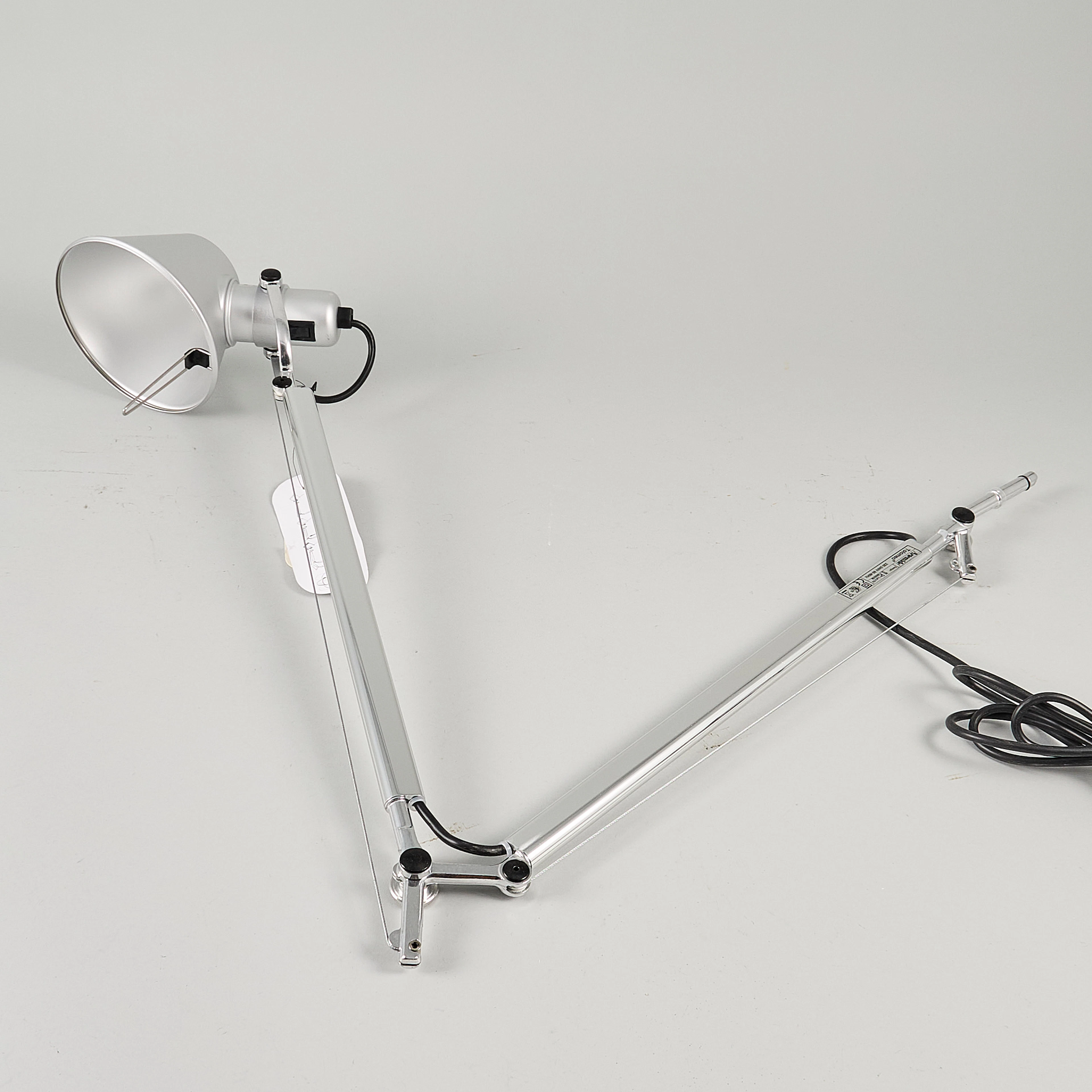 M. DE LUCCHI & G. FASSINA. Skrivbordslampa för Artemide, med bordsfäste