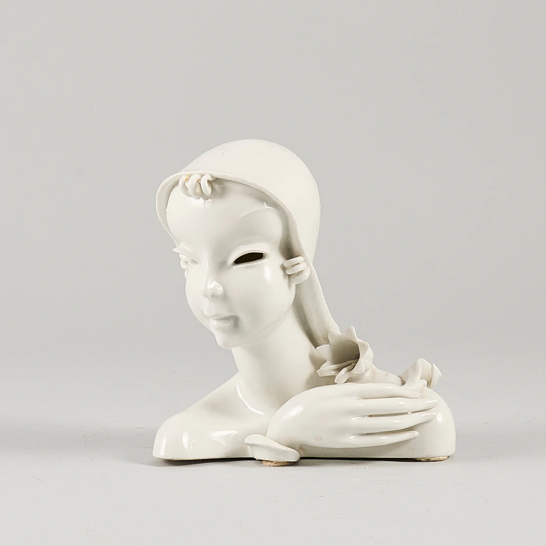KARL GRÖSSL. Skulptur, Rörstrand Lidköping, Art deco figuri.