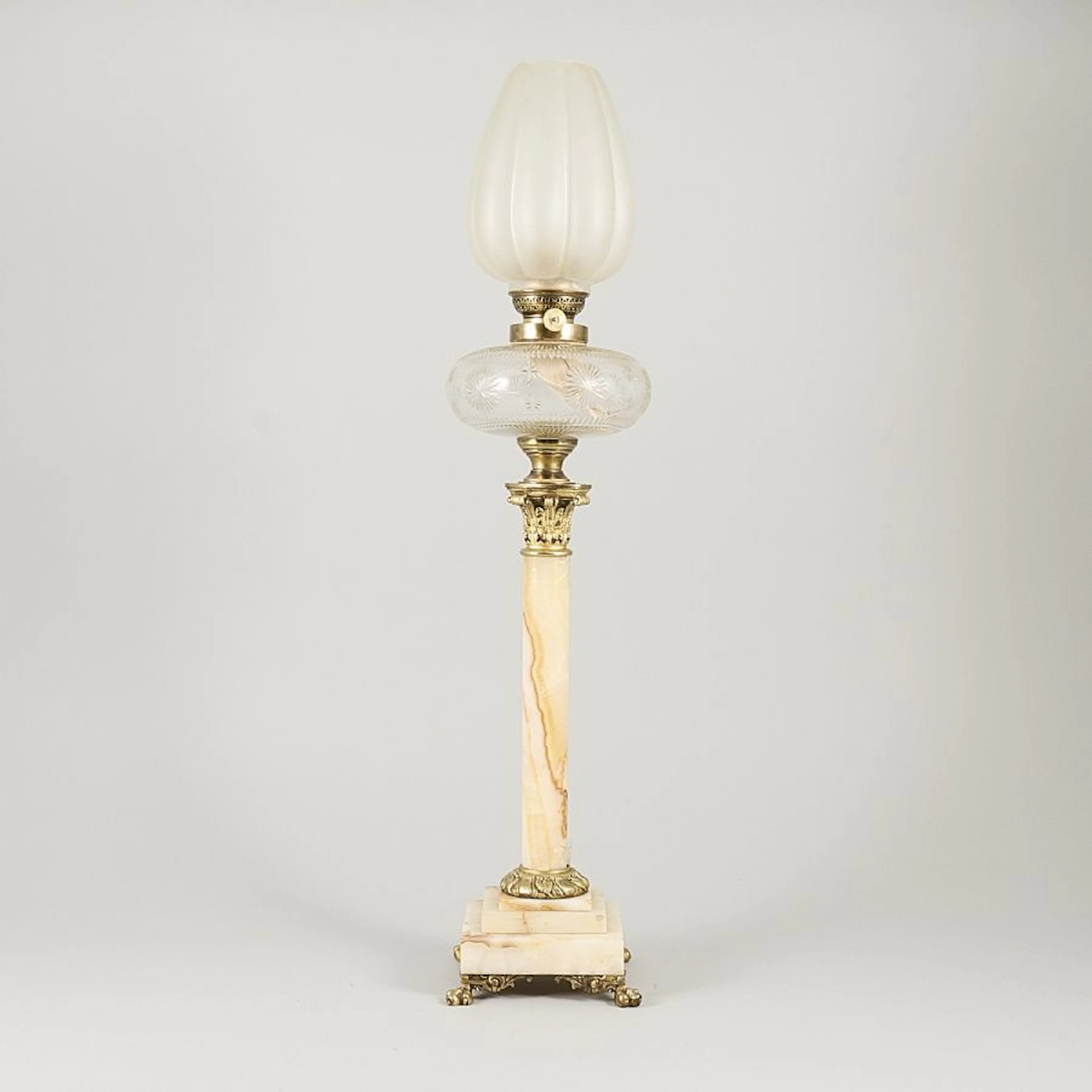 Bordsfotogenlampa, onyx och mässing