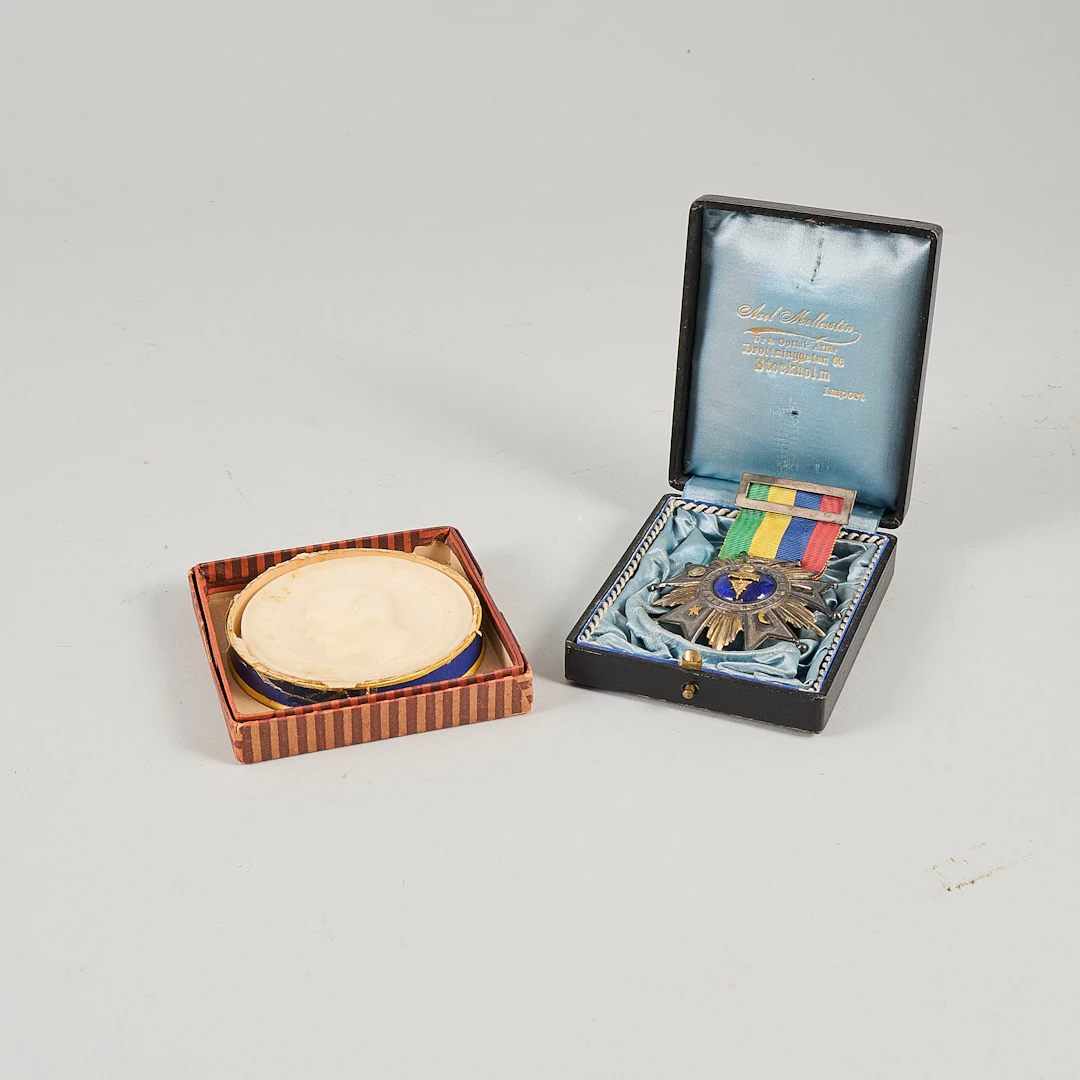MEDALJER 2 ST Ljusets bröder 1866 /Brödrafolkets väl 1872 Vax.