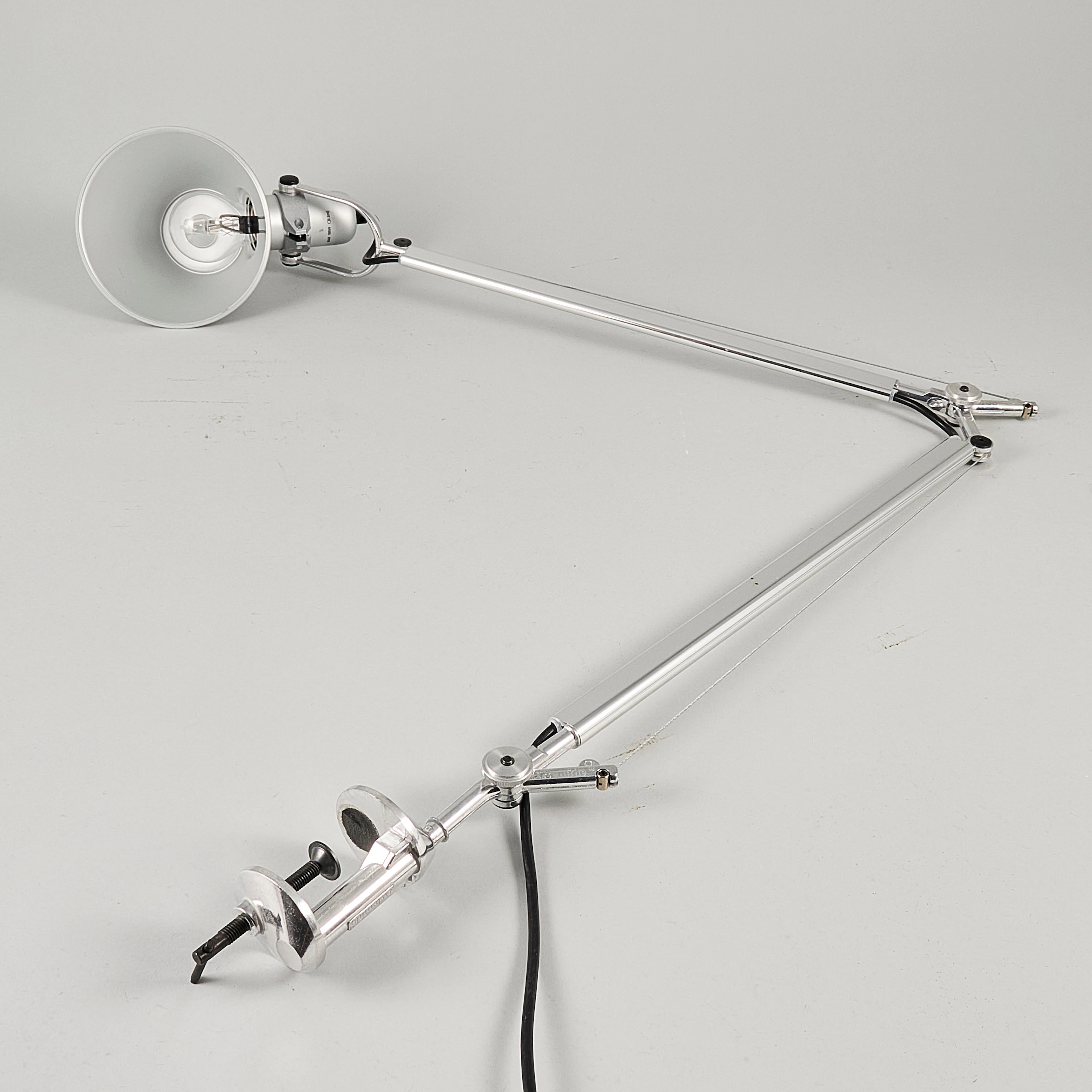 M. DE LUCCHI & G. FASSINA. Skrivbordslampa för Artemide, med bordsfäste