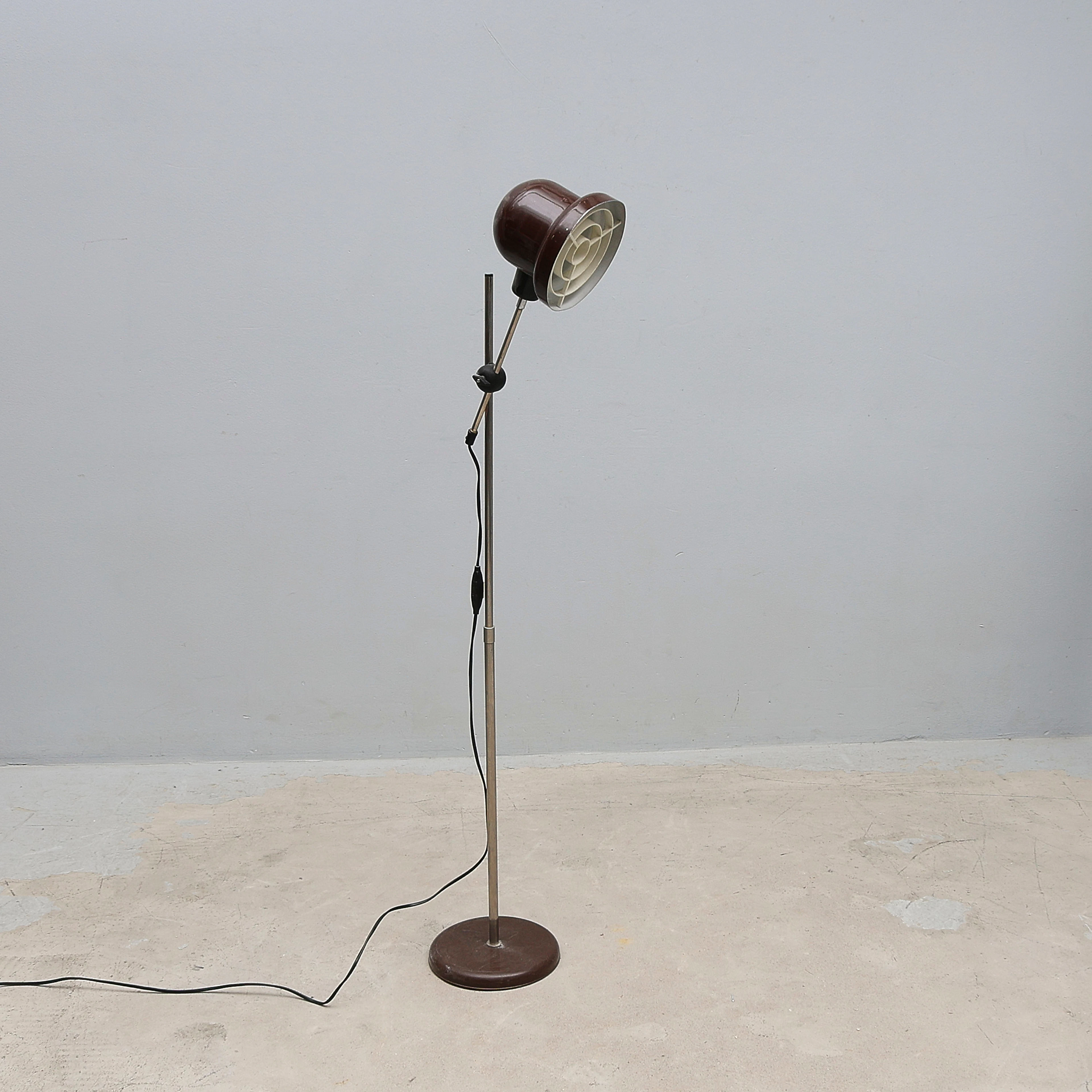 GOLVLAMPA brun, plåtskärm.